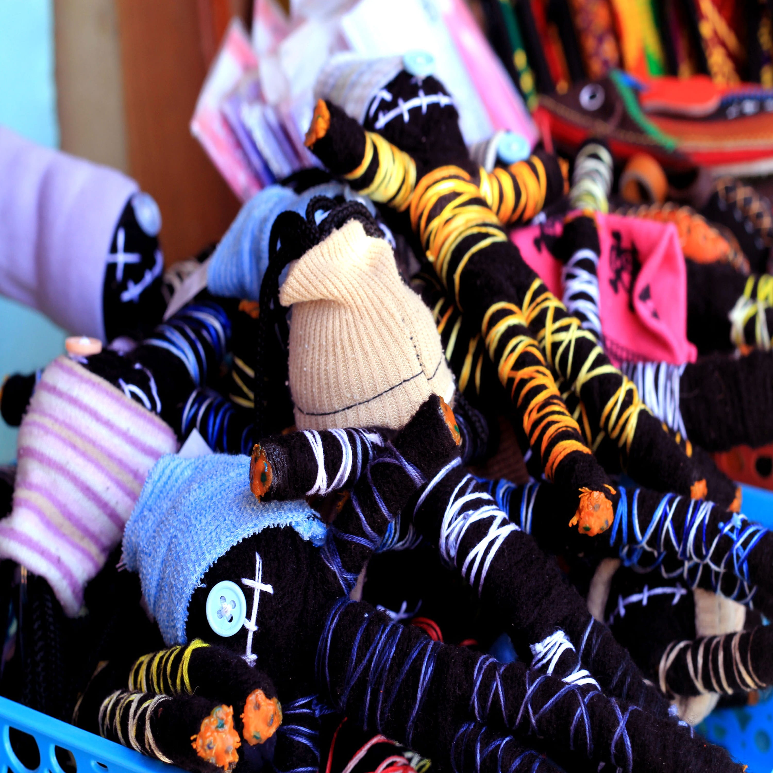 horror, art and craft, culture, magic, voodoo dolls, business, close-up, black, voodoo, no people, market, high angle view, needle, multi colored, dolls, Phone HD Wallpaper