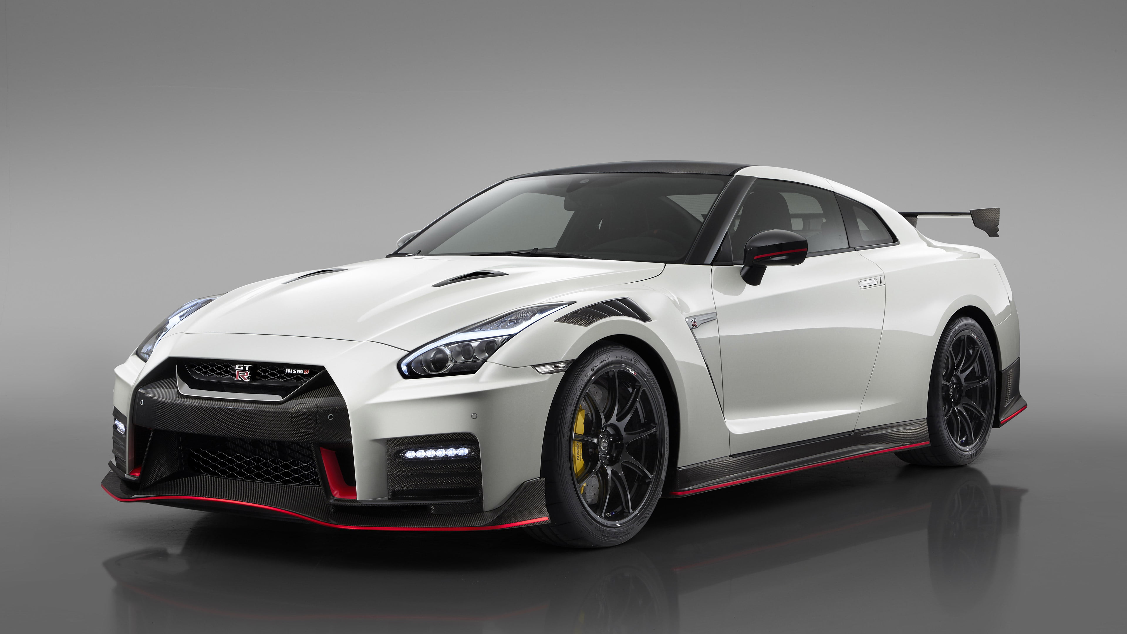 vehicle, Nissan GT-R NISMO, Nismo, 4K, supercars, simple background, car, HD Wallpaper