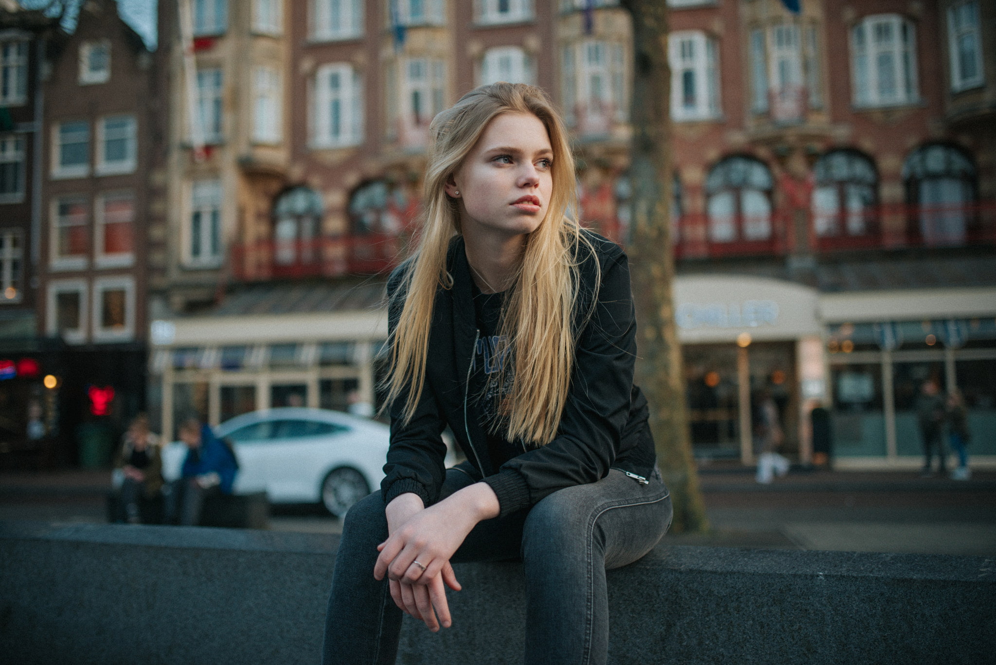 front view, street, architecture, beautiful woman, young adult, black t-shirt, hair, casual clothing, women, straight hair, building exterior, blond hair, HD Wallpaper