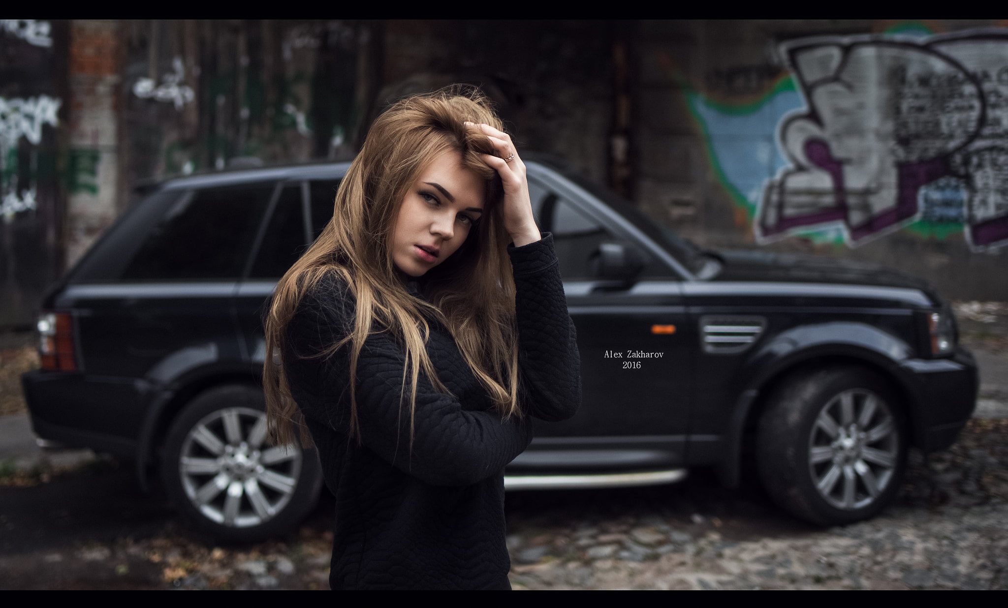 outdoors, teenager, hair, hairstyle, 1080P, beautiful woman, looking at viewer, city, casual clothing, hands in hair, motor vehicle, car, blonde, SUV, HD Wallpaper