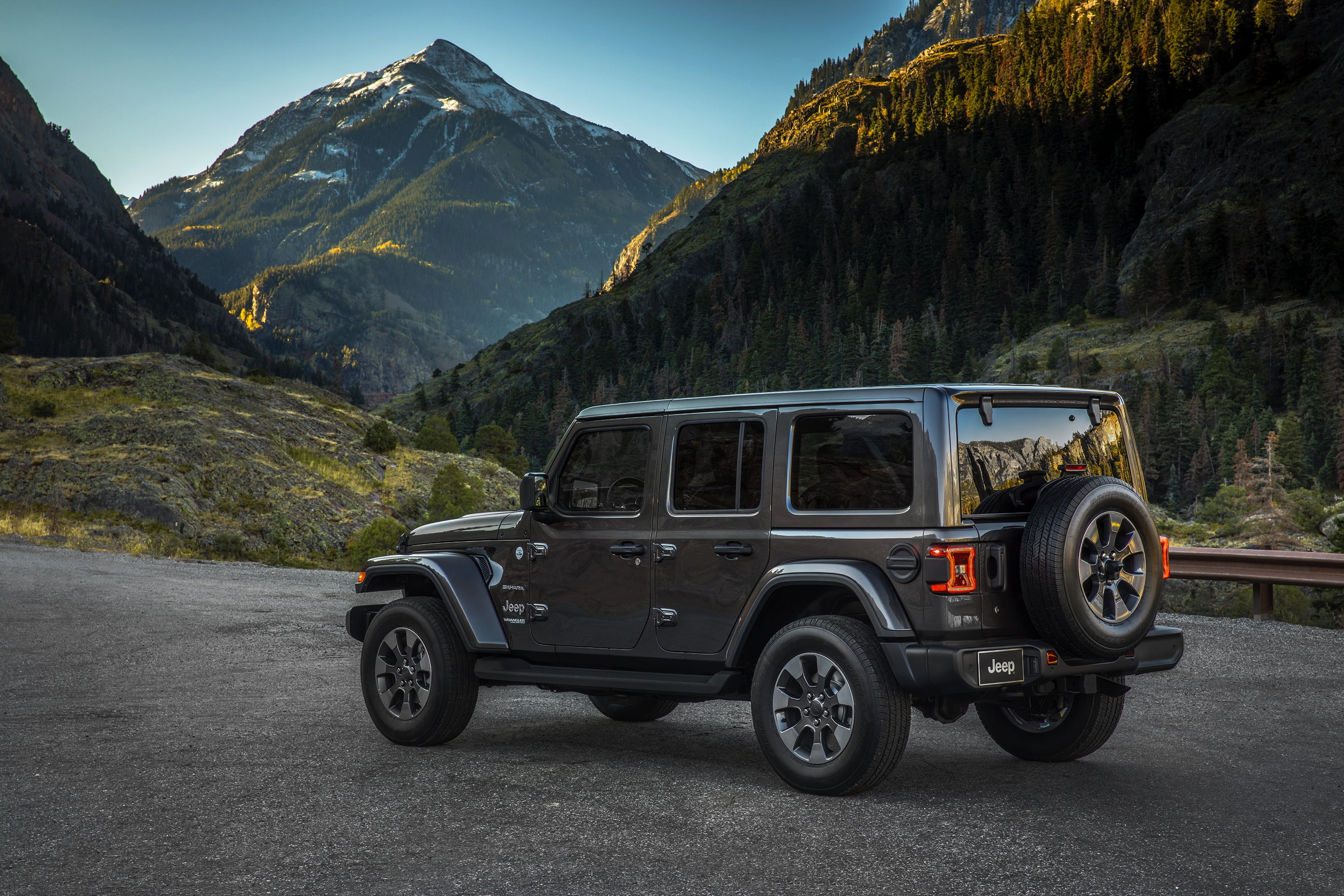 2018, dark gray, Wrangler Sahara, side view, vegetation, 2K, the slopes, Jeep, HD Wallpaper