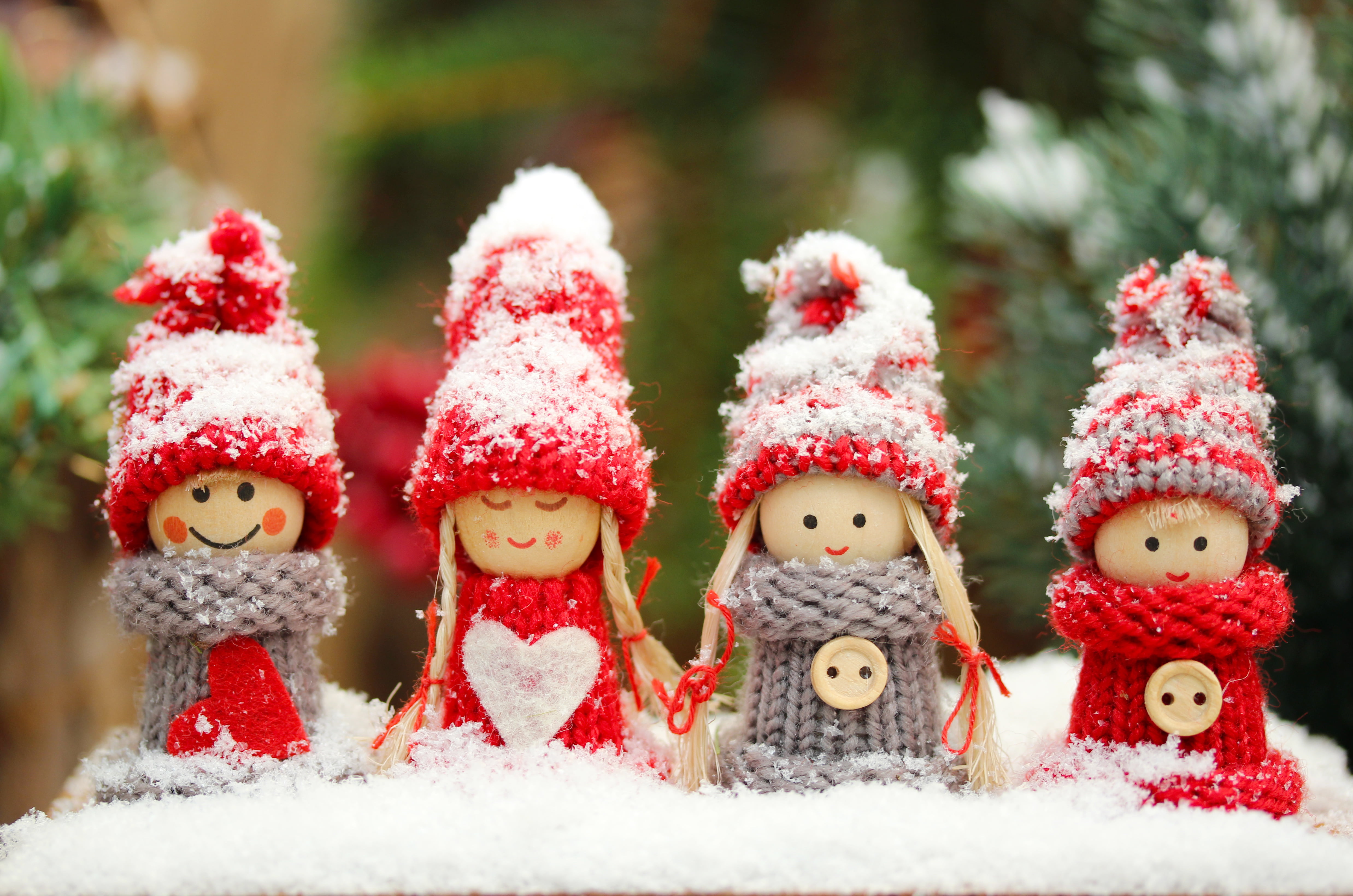 season, white color, ornate, snow, 4K, art and craft, tree, figures, selective focus, figure, christmas Ornament, branches, backgrounds, cold - Temperature, HD Wallpaper