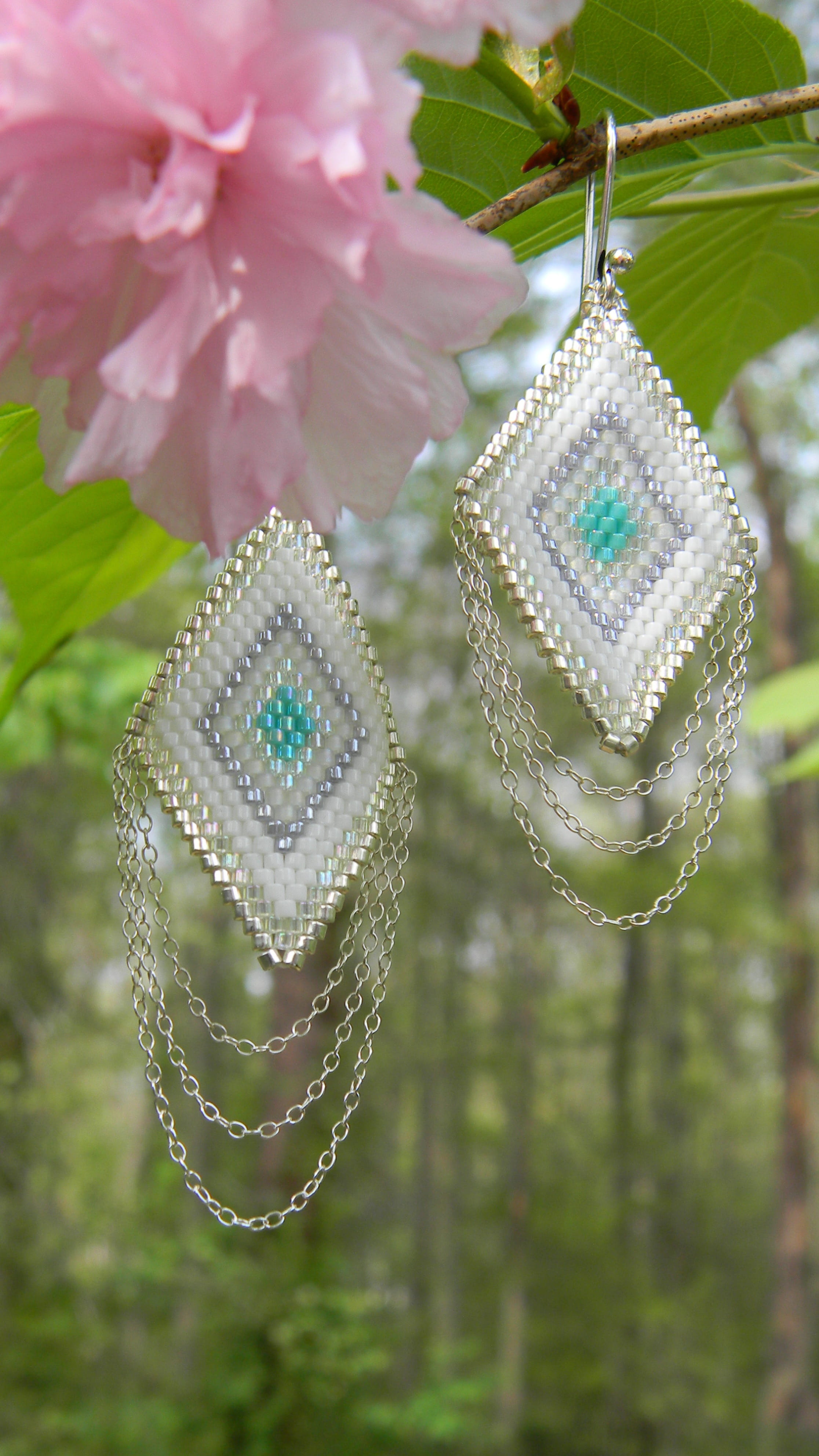 outdoors, christmas, artistic, 4K, handmade, celebration, Earrings, triangle, no people, holiday, plant, accessories, green color, sterling silver, jewelery, Phone HD Wallpaper
