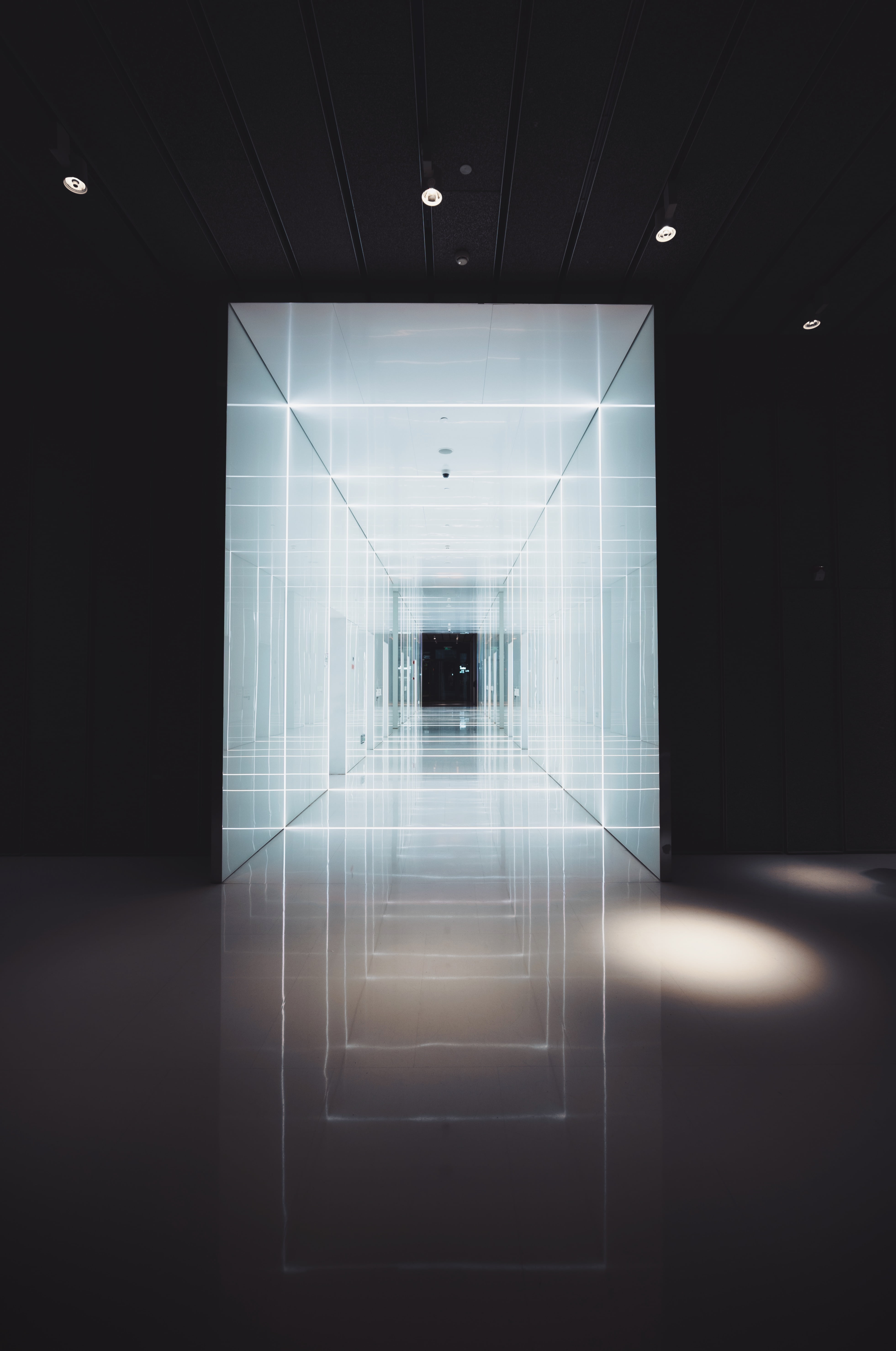 illuminated, ceiling, 5K, indoors, hallway, entrance, built structure, futuristic, light, design, inside, flooring, digital composite, arcade, building, Phone HD Wallpaper