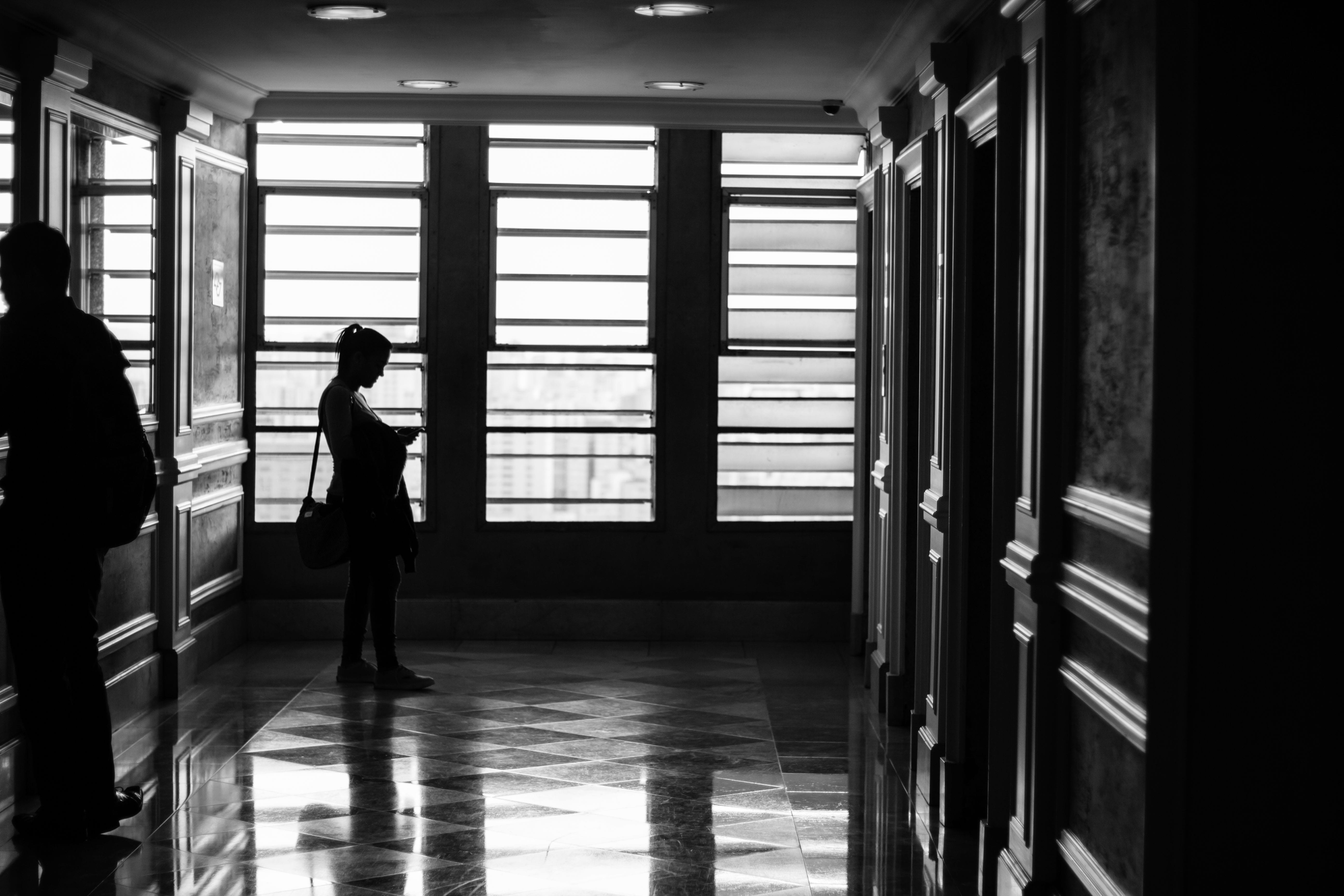 silhouette, room, city, black, person, travel, day, monochrome, corridor, real people, inside, street, full length, reflection, train, standing, lifestyles, HD Wallpaper