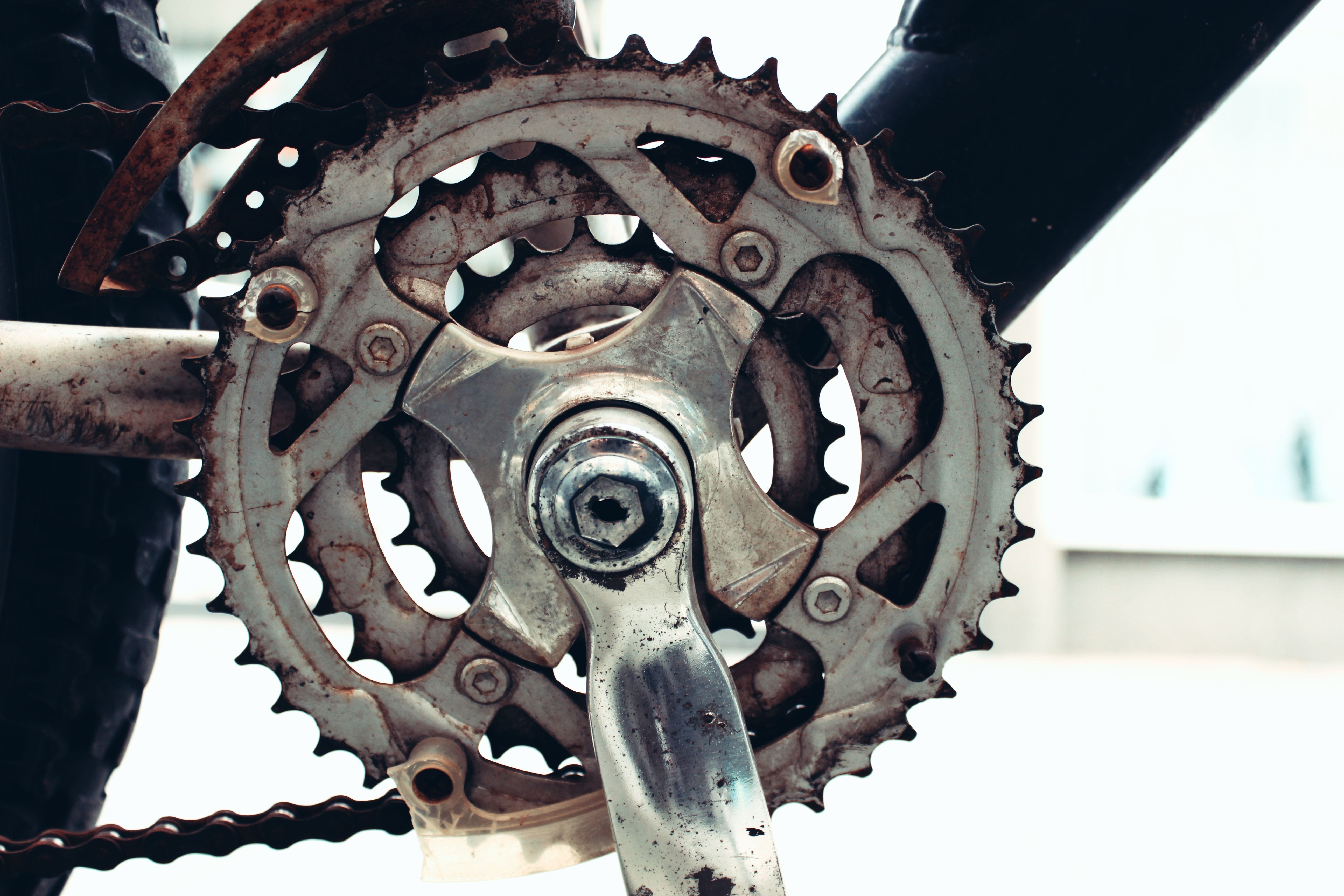 Gear, Chain, transportation, indoors, low angle view, focus on foreground, retro, industry, day, no people, close-up, machine part, rusty, pedal, 5K, design, HD Wallpaper