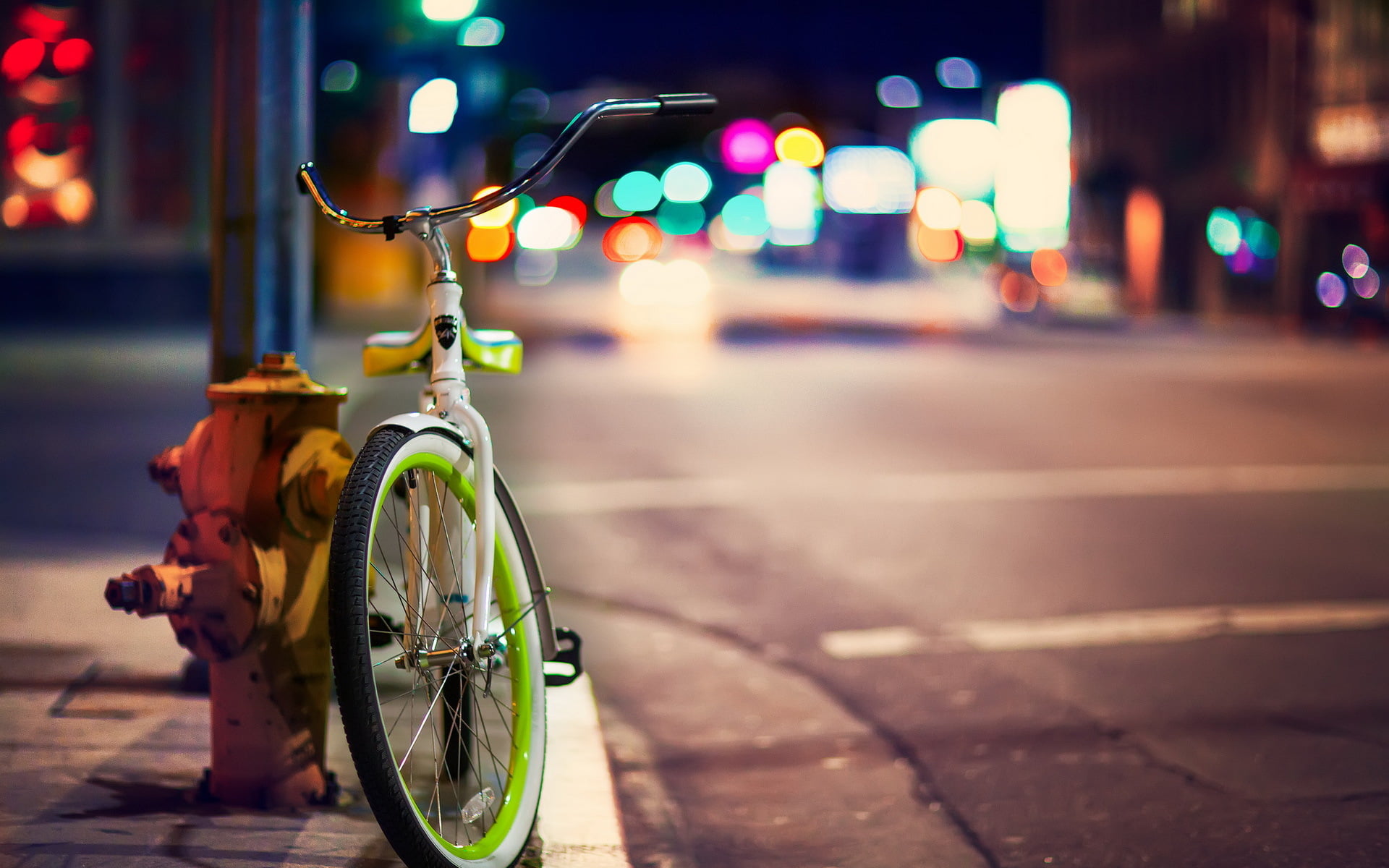 blurred Motion, city, the city, mode of transportation, 1080P, white, city Life, focus on foreground, bicycle, city Street, illuminated, dusk, land vehicle, HD Wallpaper