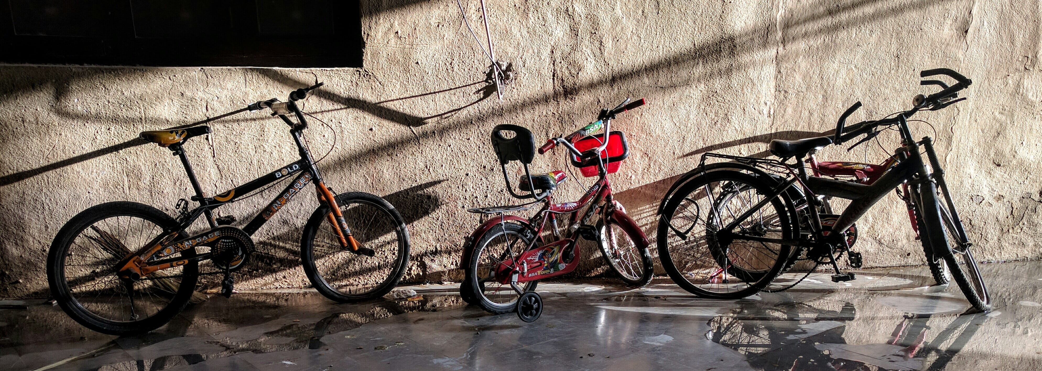 shadow, wall, sidewalk, 4K, land vehicle, stationary, wall - building feature, no people, cycle, creativity, bicycle, mode of transportation, street, building exterior, HD Wallpaper