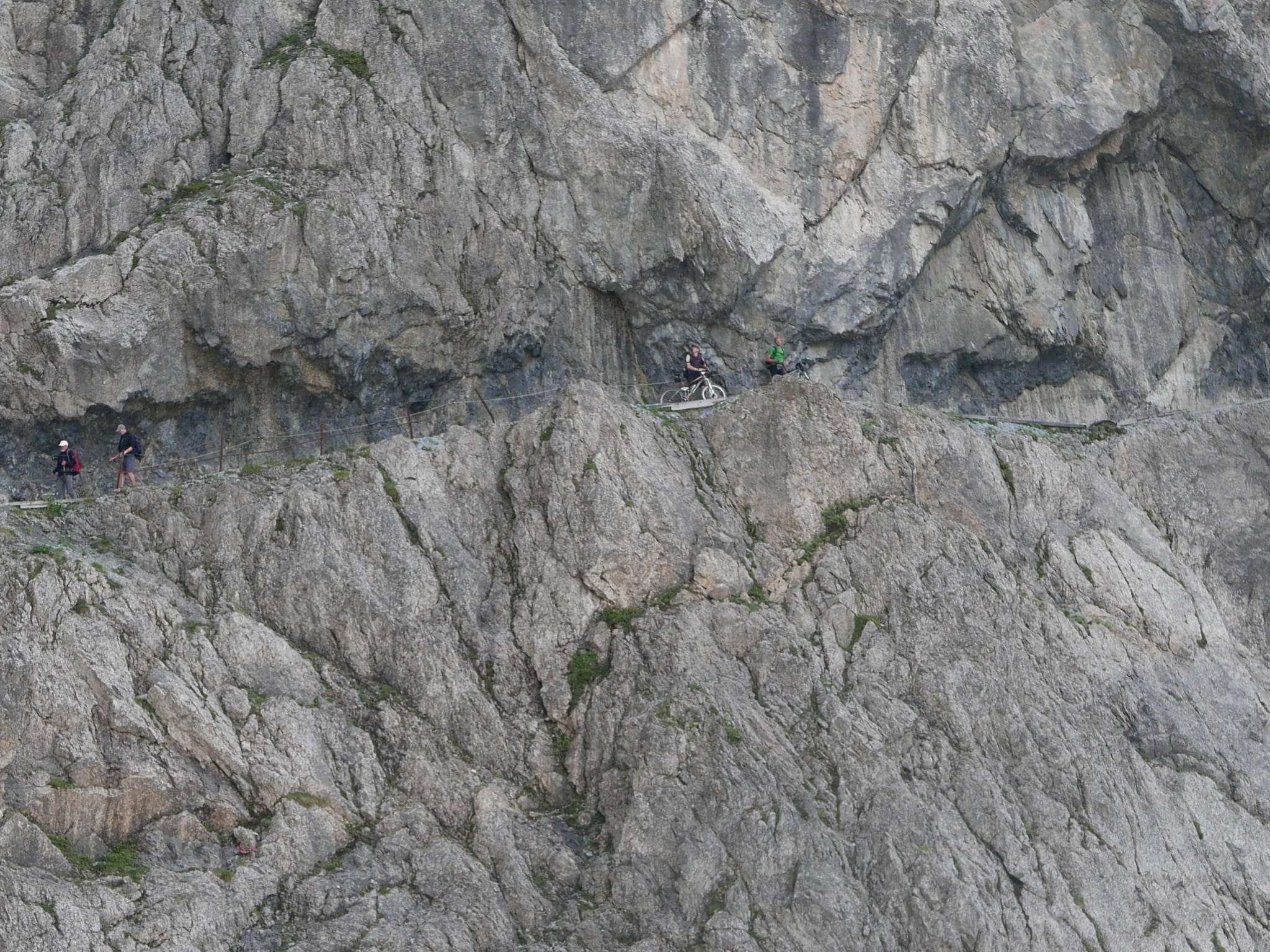 rocks, mtb, climbing, 1080P, men, adventure, mountain, formation, landgasthof val duina, solid, day, alps, rough, scuol, mountain range, lifestyles, rock formation, HD Wallpaper