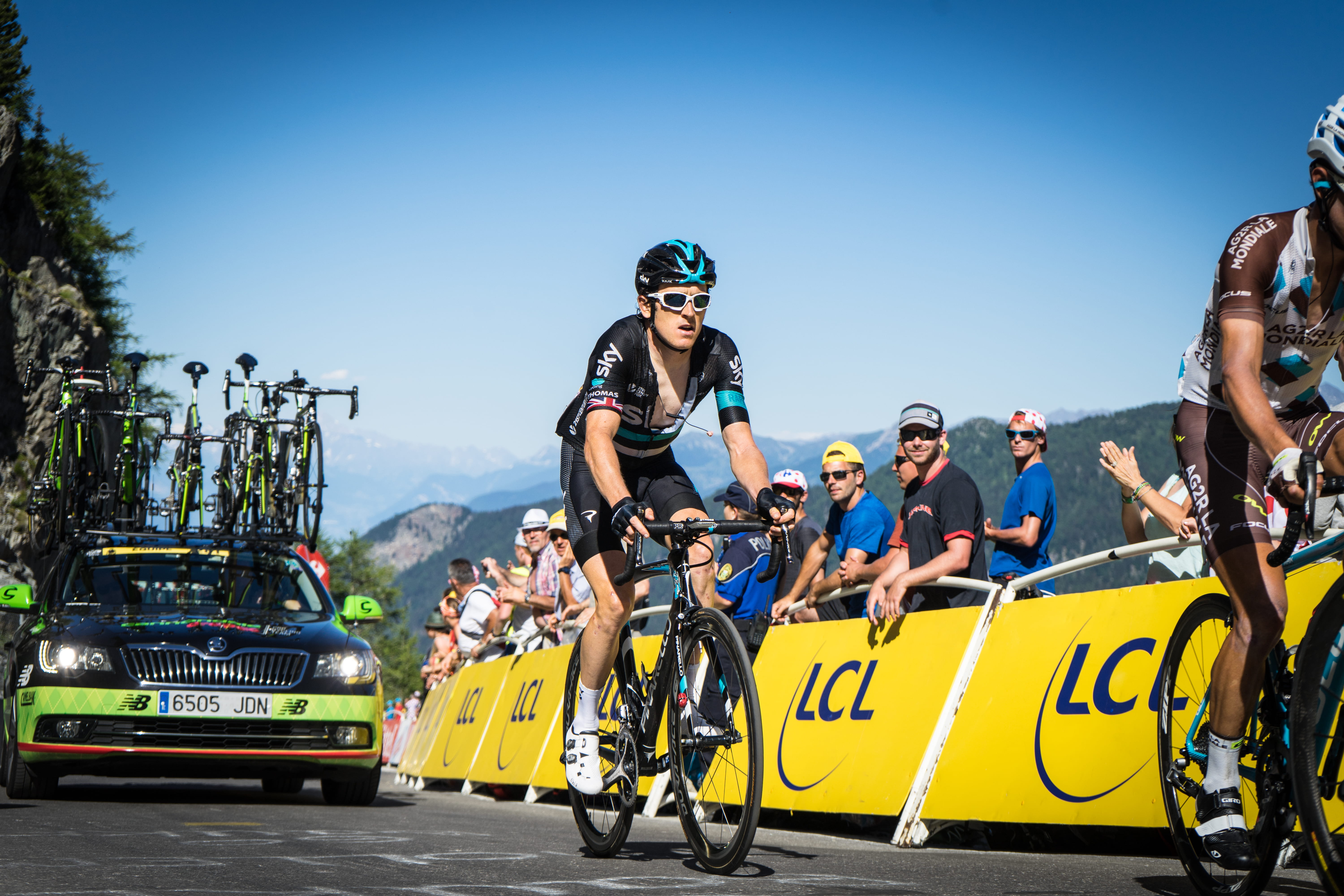 black, emotion, sport, croawd, road bike, guy, tour de france, cyclist, outdoors, male, 5K, cycling, adult, man, young women, bicycle, group of people, HD Wallpaper