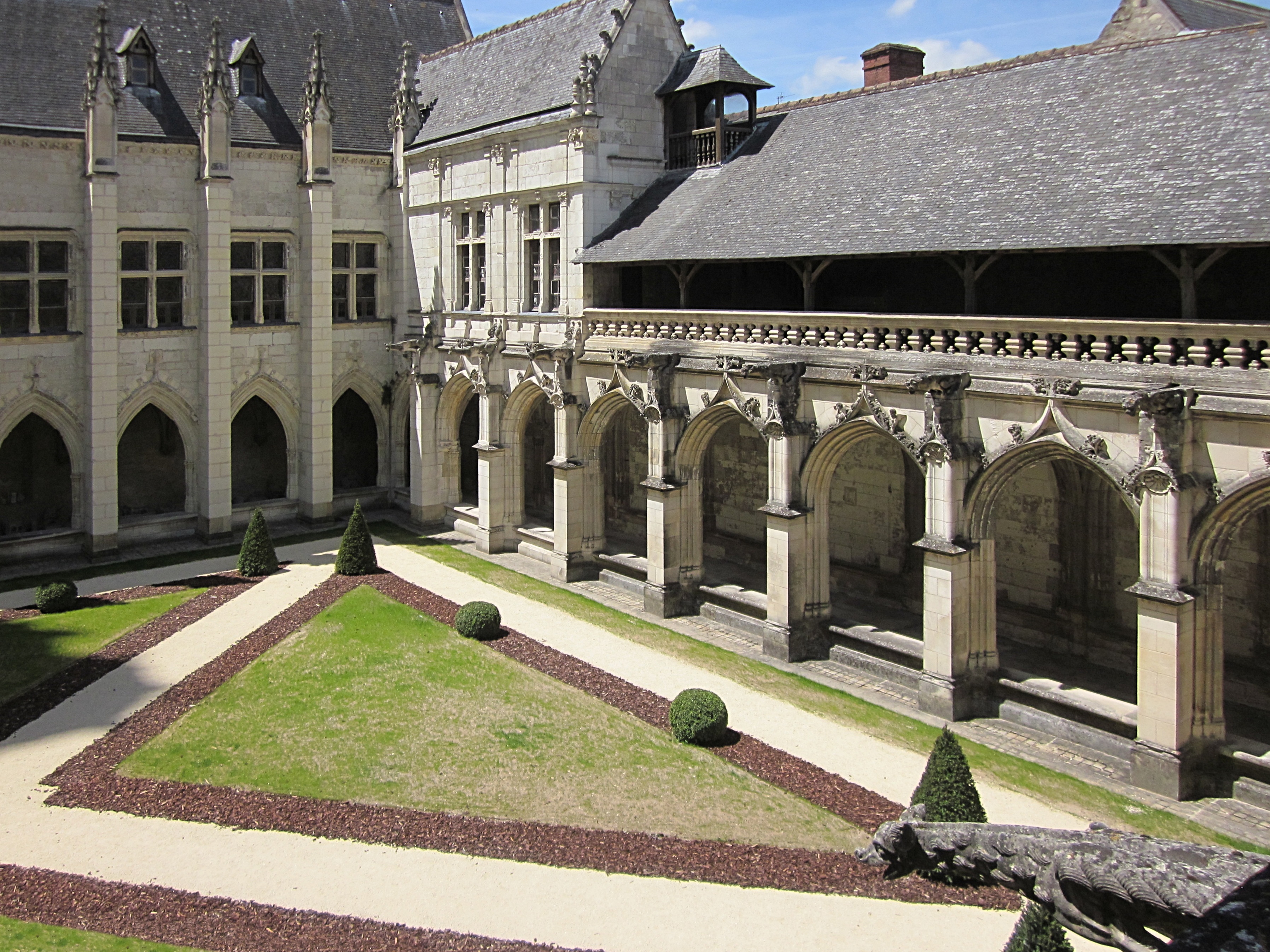 renaissance, building, travel, gothic, lawn, french, sunlight, balcony, grass, arch, indre-et-loire, travel destinations, nature, st gatien cathedral, france, HD Wallpaper