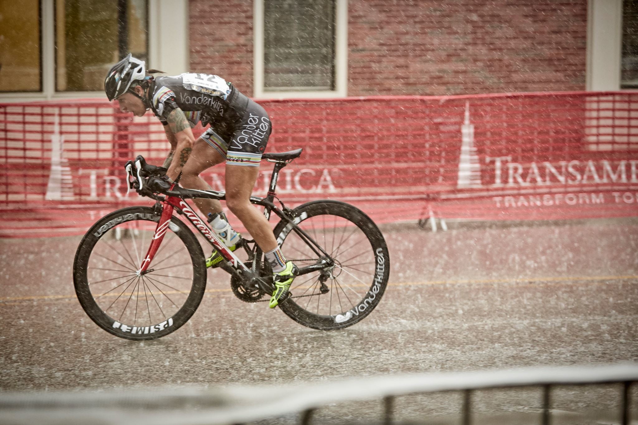 Cycling, wall, healthy lifestyle, rain, bike, mode of transportation, one person, lifestyles, full length, Girls, road, day, architecture, race, profile, HD Wallpaper