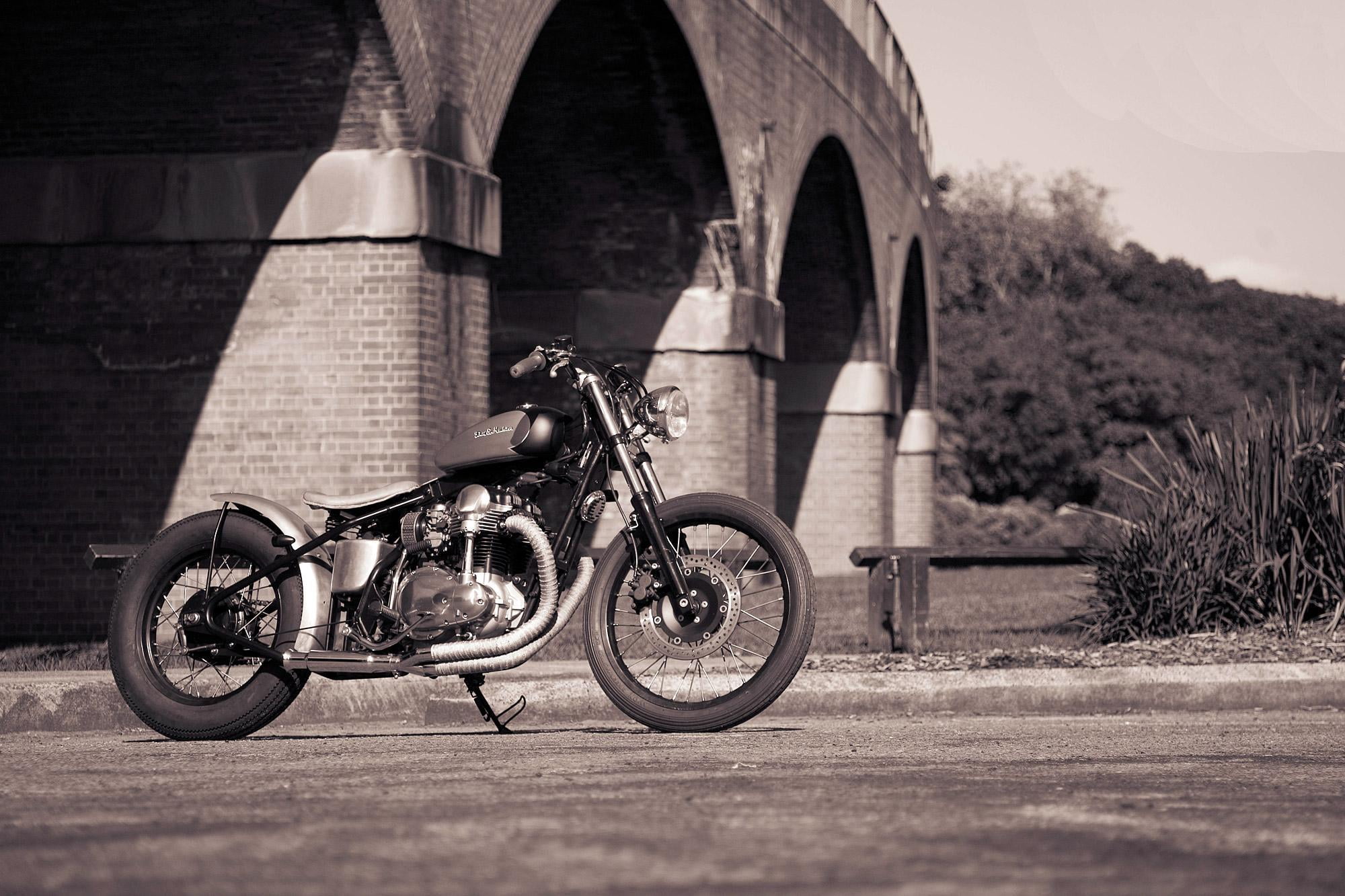 built structure, bicycle, Bobbersake V1, people, Kawasaki W650, bridge - man made structure, motorcycle, street, road, arch, bobber, land vehicle, style, HD Wallpaper