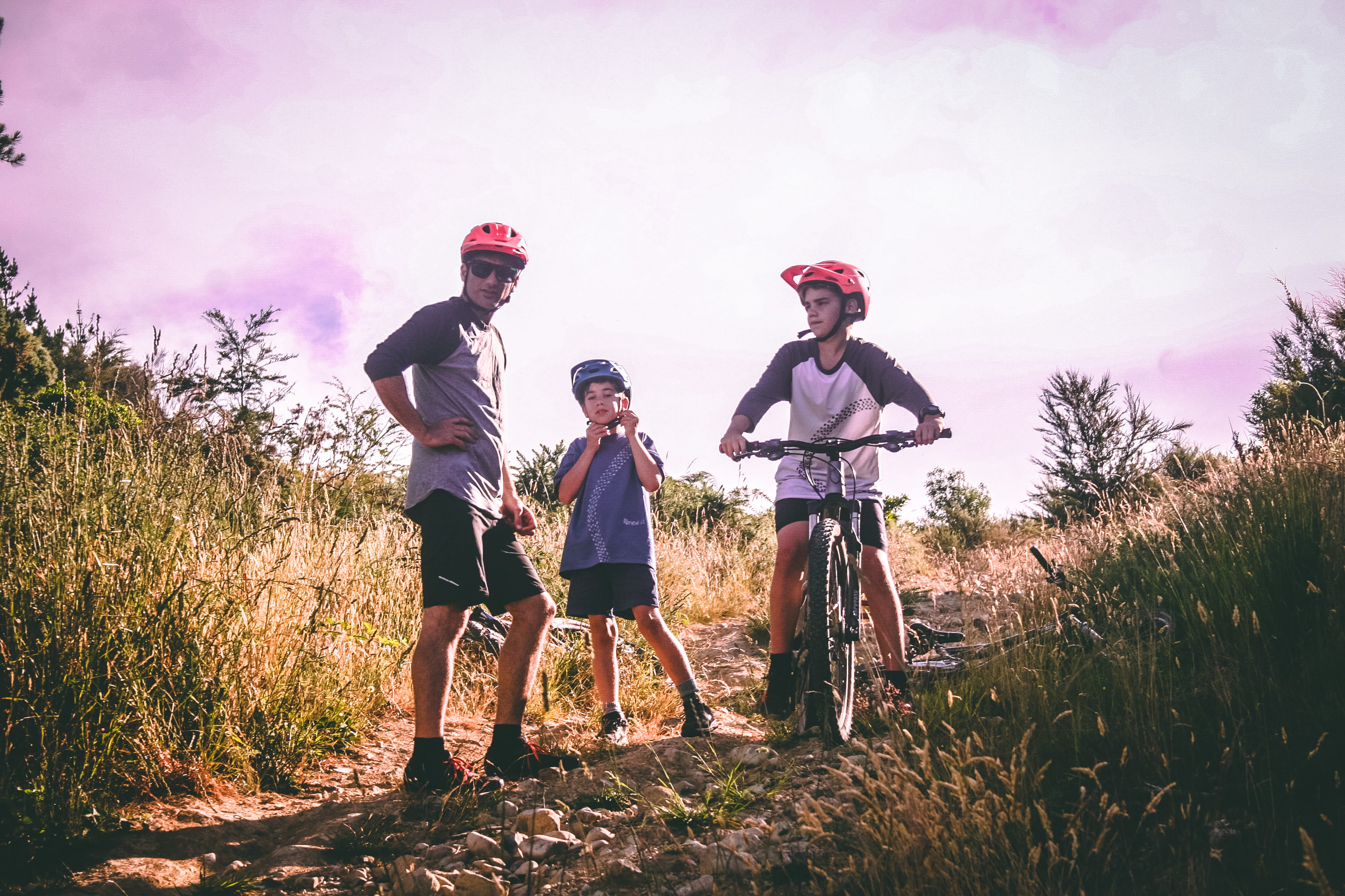 standing, riding, fun, family, nature, 2K, hardtail, daughter, men, grass, togetherness, leisure activity, recreation, boy, bmx, child, tree, group of people, HD Wallpaper
