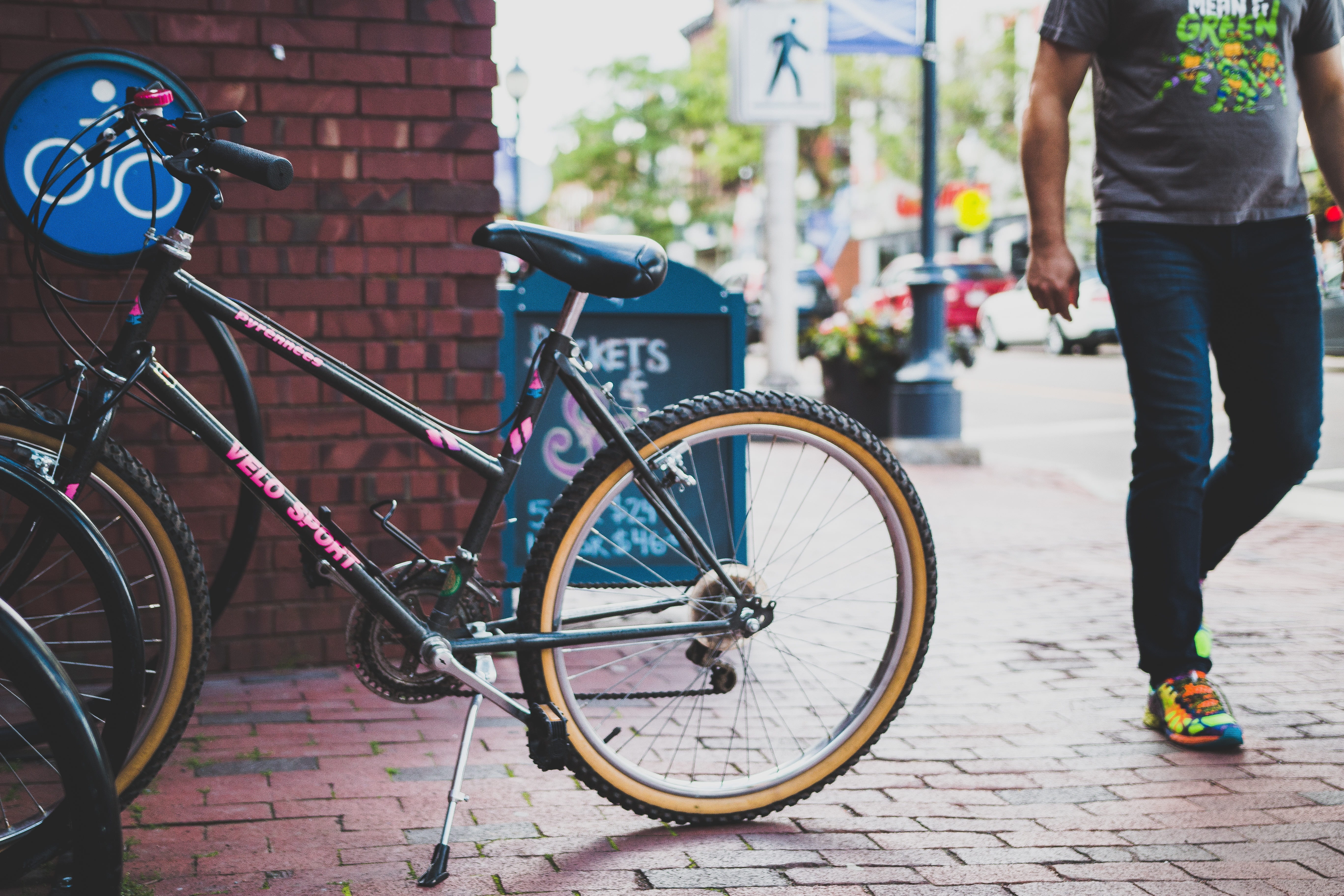 architecture, brick, building exterior, leisure activity, pedestrian, land vehicle, focus on foreground, 5K, parked, transportation, biking, beside, city life, HD Wallpaper