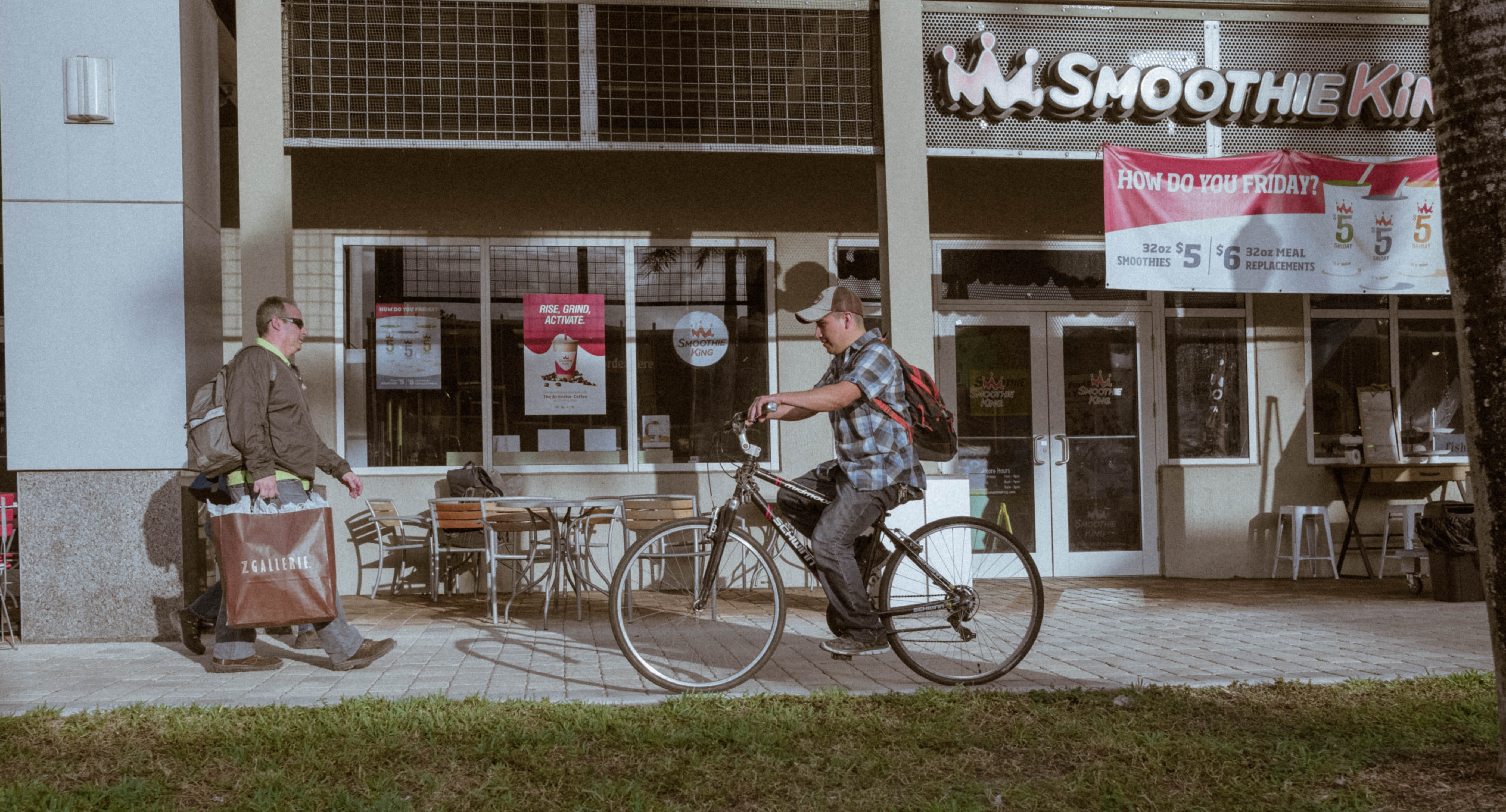 text, store, hardtail, women, built structure, small business, people, adult, full length, bicycle, outdoors, mountain, two people, building exterior, bike, HD Wallpaper