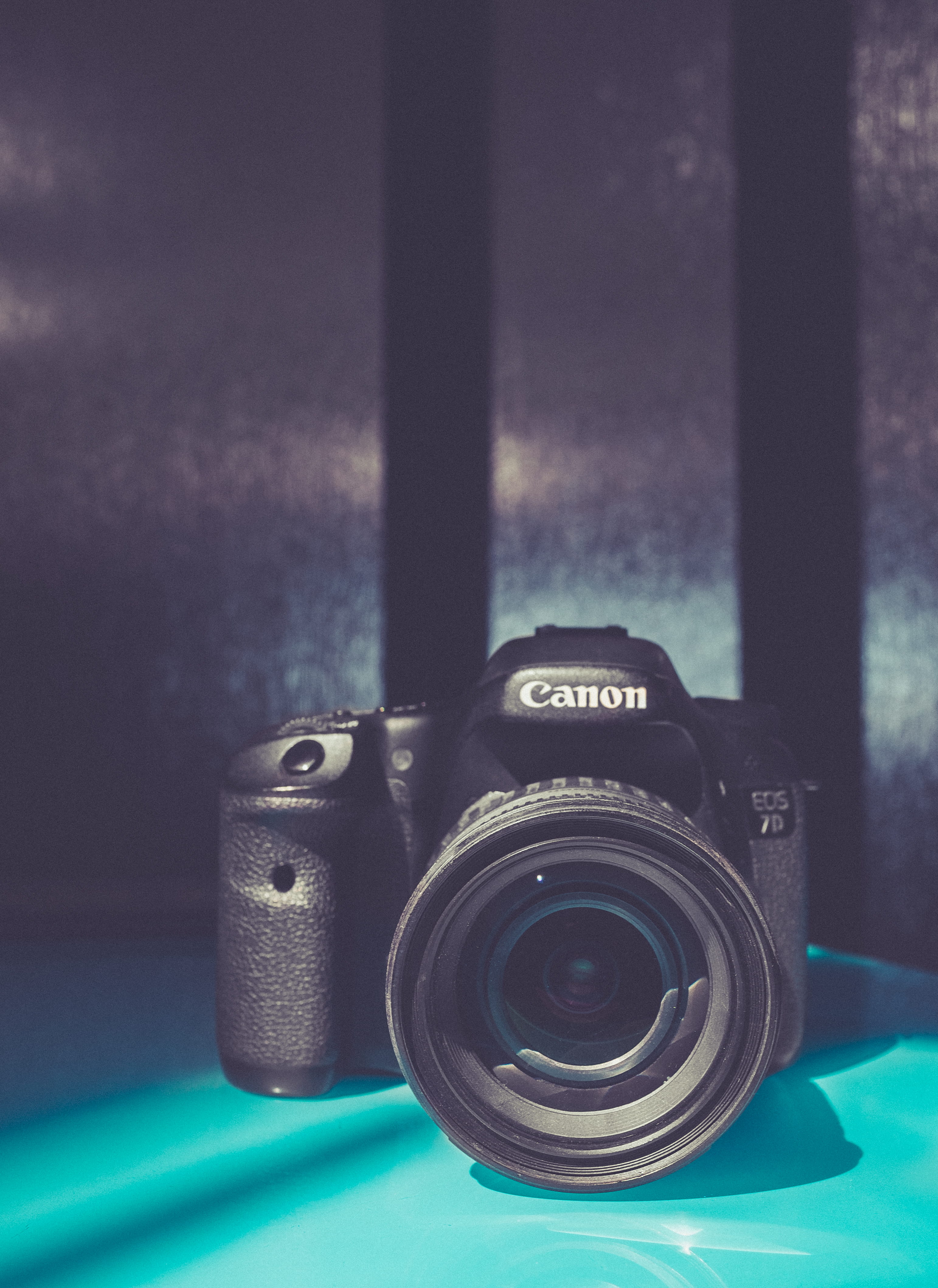 focus on foreground, united states, lense, camera, canon, neonbrand digital marketing, single object, retro styled, close-up, indoors, lens - optical instrument, Phone HD Wallpaper