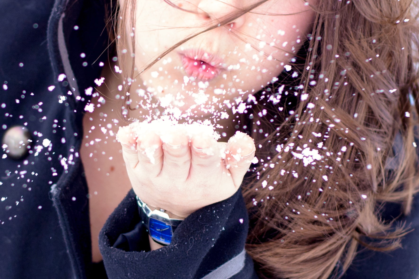 one Person, woman, caucasian Ethnicity, people, snows, winter, women, females, blowing, palm, girl, 720P, snow, portrait, HD Wallpaper