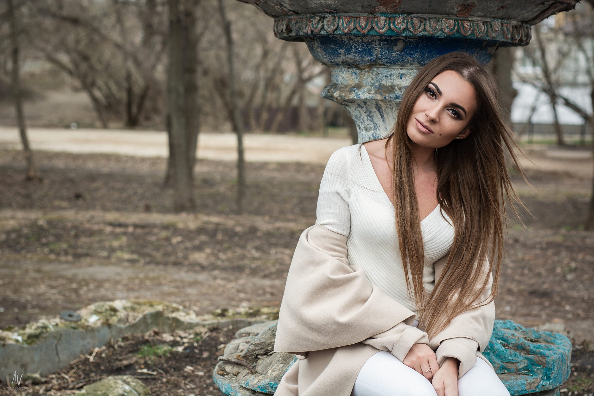 adult, wide jaw, white coat, hair, beautiful woman, 1080P, leisure activity, hairstyle, smirk, face, sitting, young women, tree, white sweater, Andrey Vechkenzin, HD Wallpaper