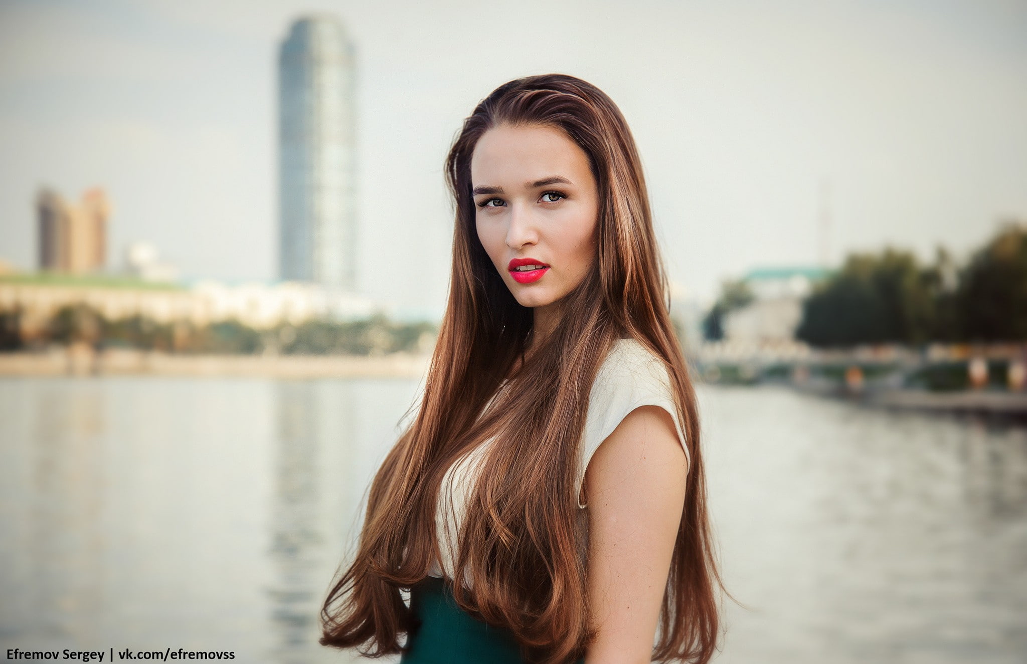 architecture, women, portrait, teenager, real people, one person, young women, looking at viewer, hair, red lipstick, focus on foreground, long hair, Alexandra, HD Wallpaper