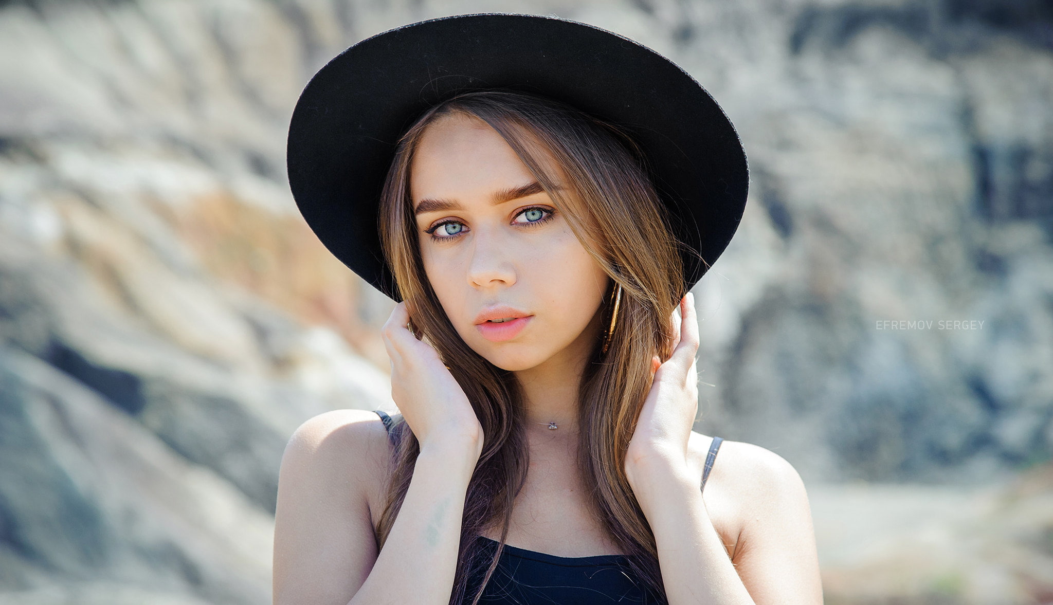 women with hats, black hat, women, front view, body part, clothing, outdoors, focus on foreground, adult, hat, hair, looking at camera, young women, day, HD Wallpaper