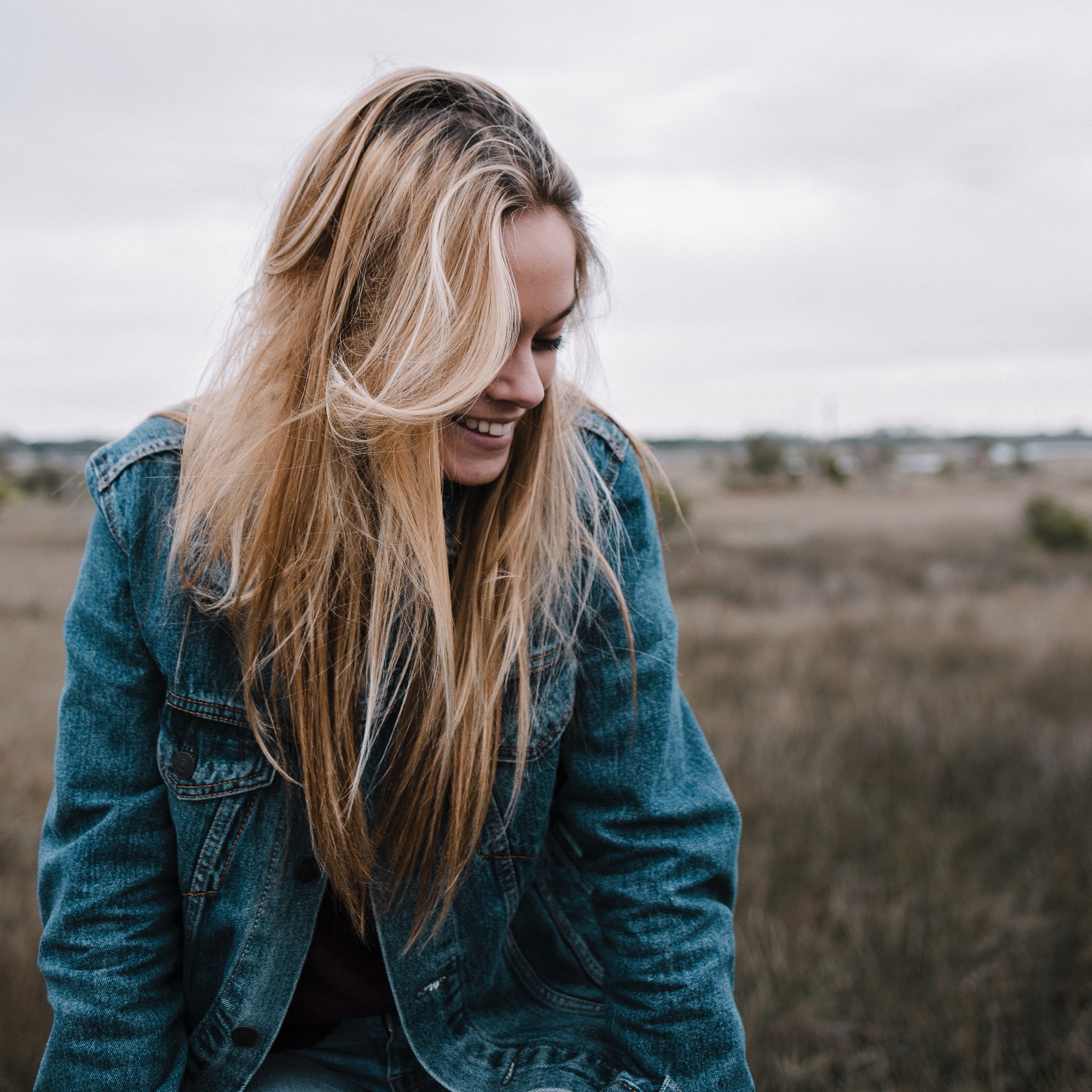 nature, young Women, outdoors, focus on foreground, long hair, people, chambray, looking At Camera, 2K, brown, photo, near, close up, blond Hair, only Women, Phone HD Wallpaper