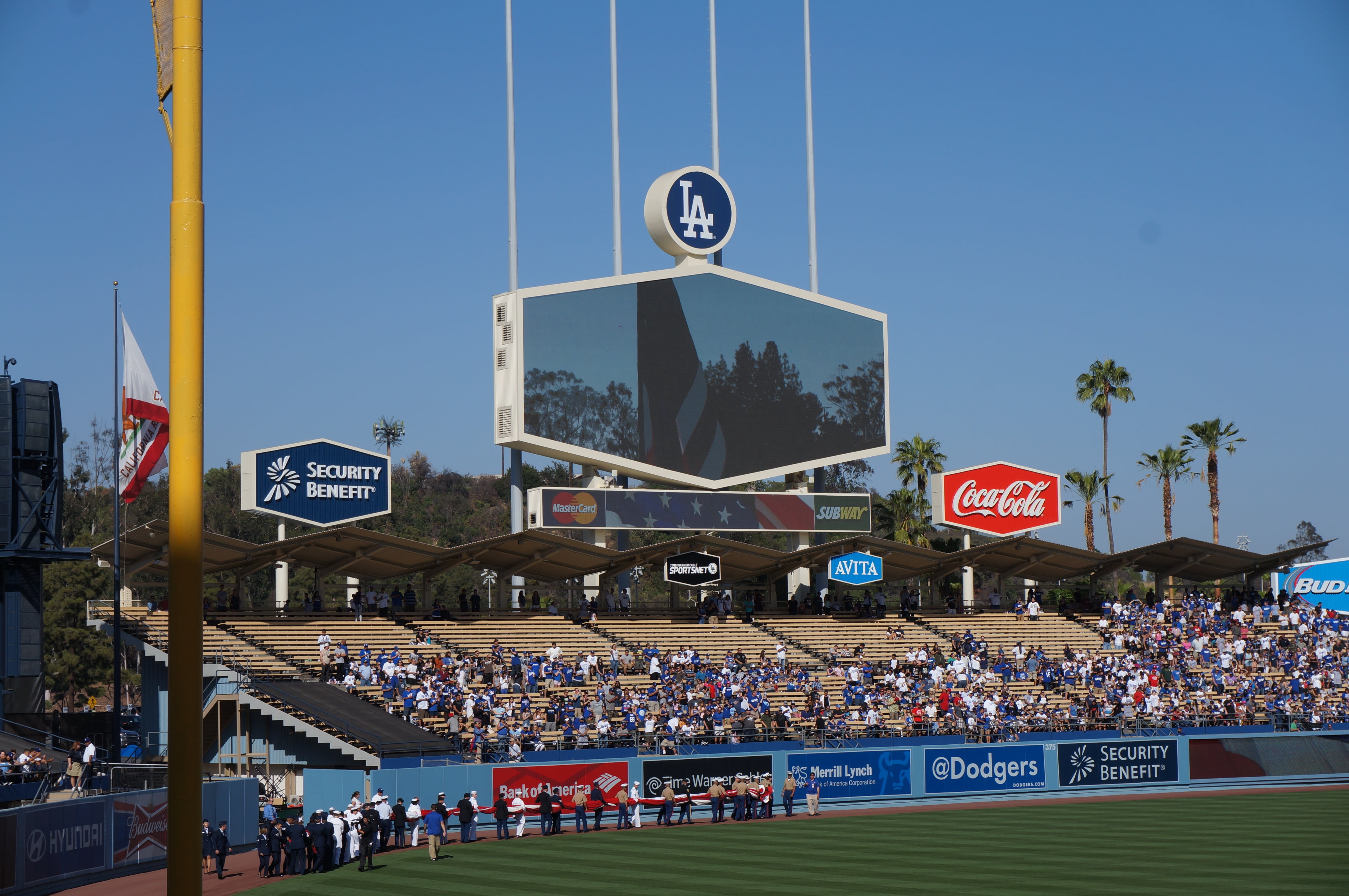 group of people, real people, los angeles, built structure, sport, city, nature, high angle view, competition, text, sign, outdoors, clear sky, sky, dodgers, HD Wallpaper