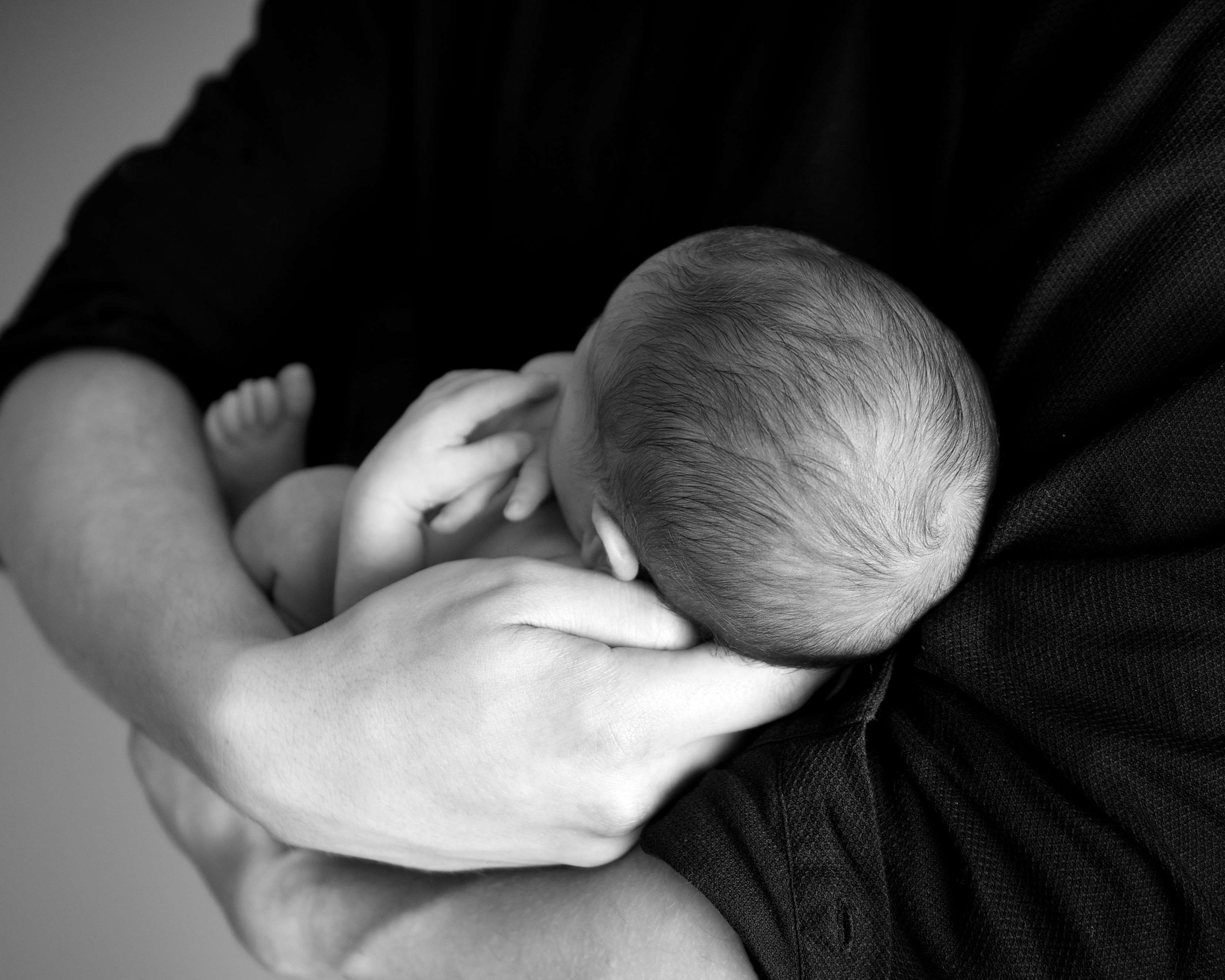 arms, parenthood, men, care, birth, baby, real people, family, togetherness, life, hand, small, emotion, two people, people, males, parent, adult, close-up, HD Wallpaper