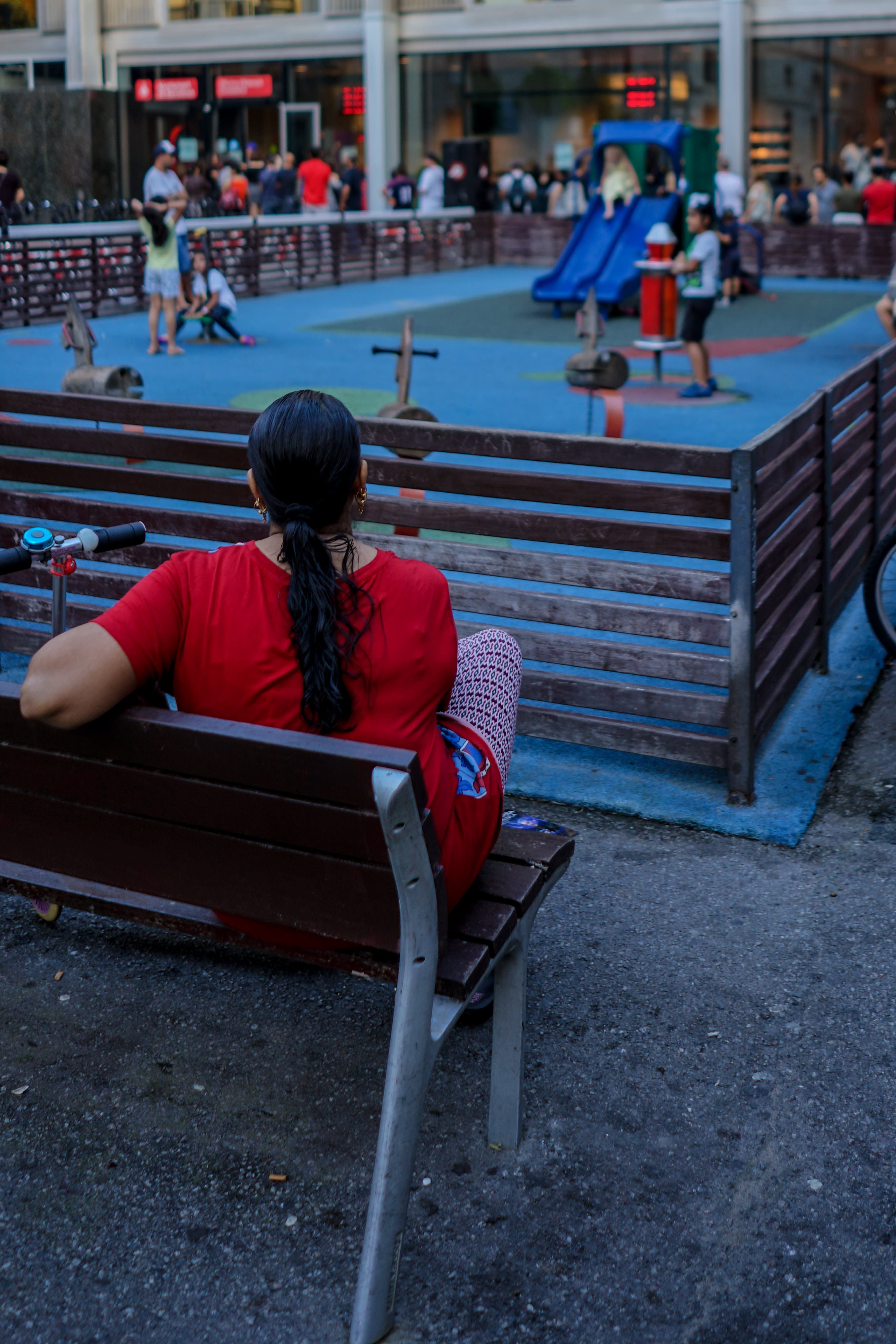 lifestyles, built structure, rear view, mother, women, focus on foreground, outdoors, one person, day, chair, sitting, 4K, real people, red, men, top, Phone HD Wallpaper