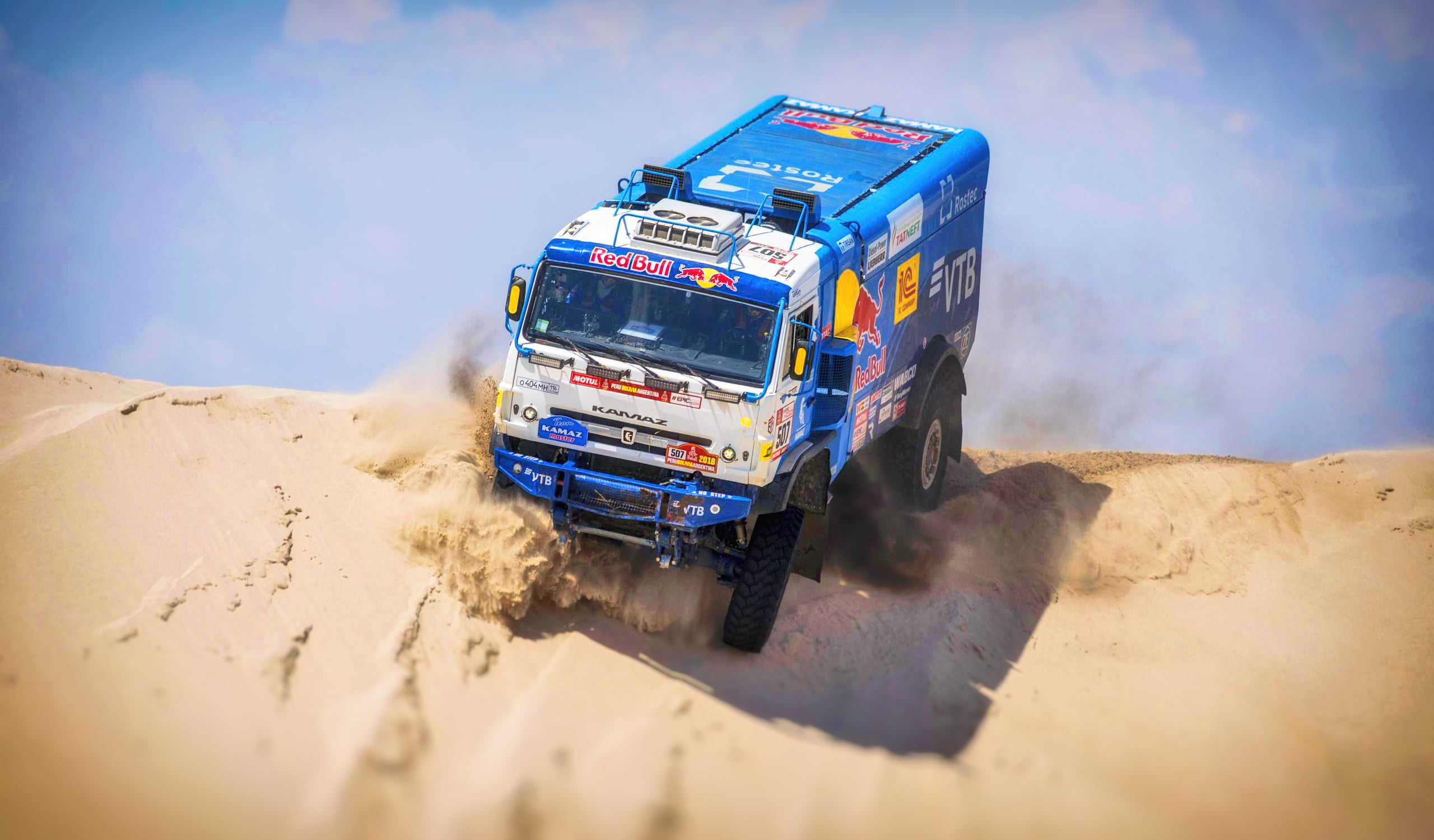 landscape, racing, transportation, Rally, outdoors, low angle view, desert, vehicle, nature, Sand Dunes, motor vehicle, car, sky, cloud - sky, dirt, motion, HD Wallpaper
