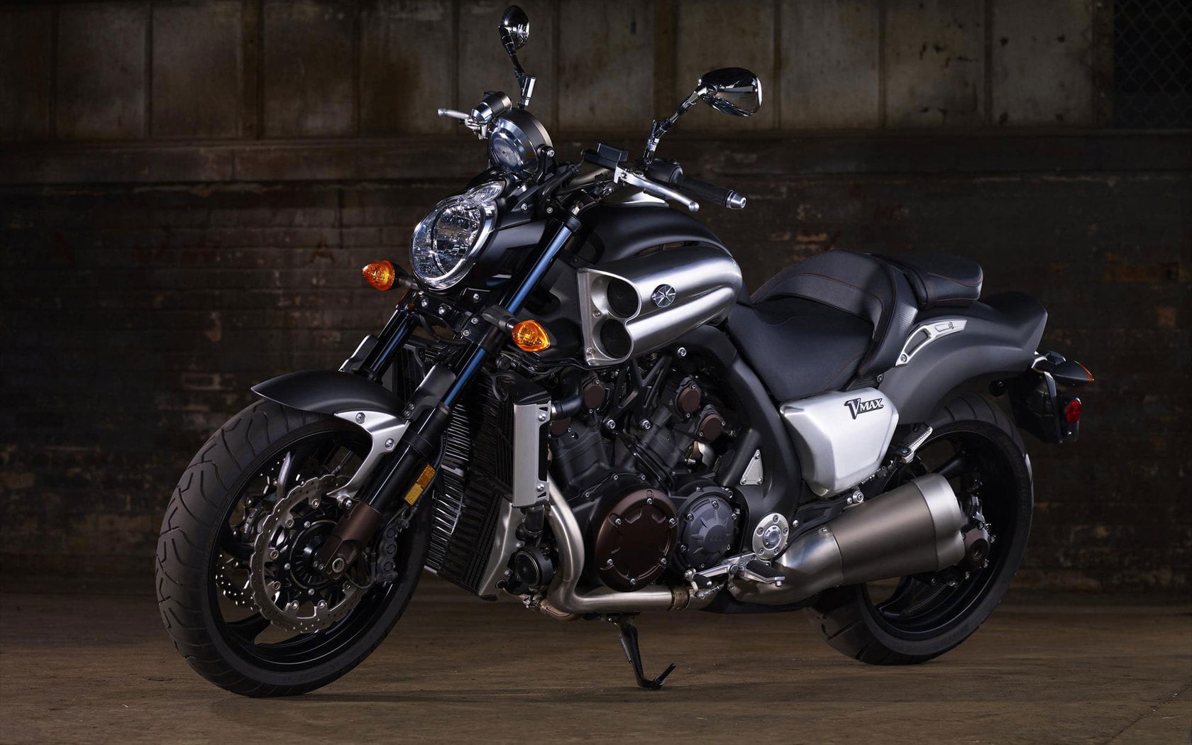 heavy, 720P, wheel, land vehicle, transportation, riding, bike, Motorcycles, Yamaha, bicycle, city, sports helmet, mode of transportation, personal land vehicle, HD Wallpaper