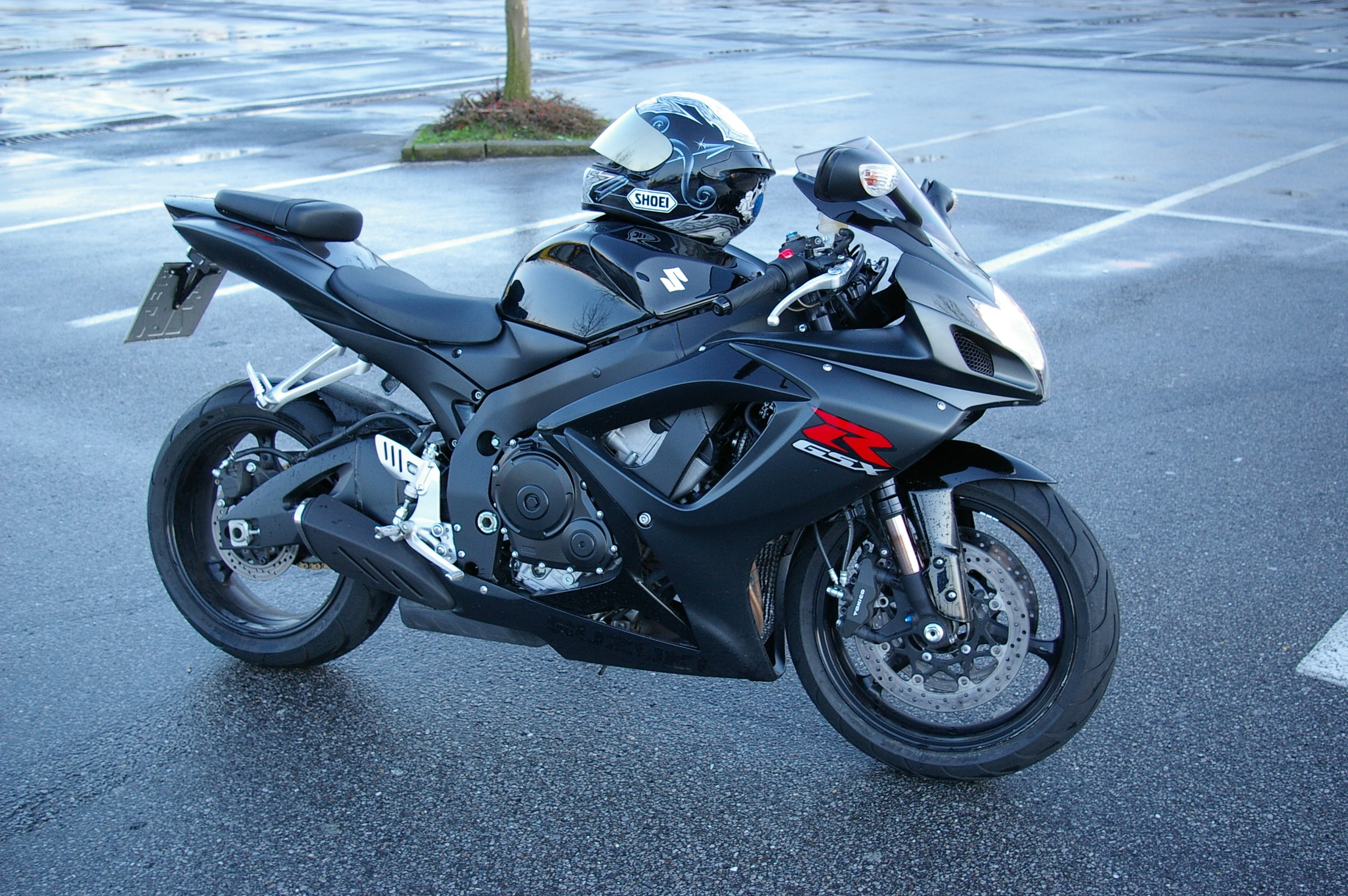 road, riding, driving, gsx-r, motorcycle, people, silver colored, 2K, city, gixxer, motorsport, street, two wheeled vehicle, transportation, side view, HD Wallpaper