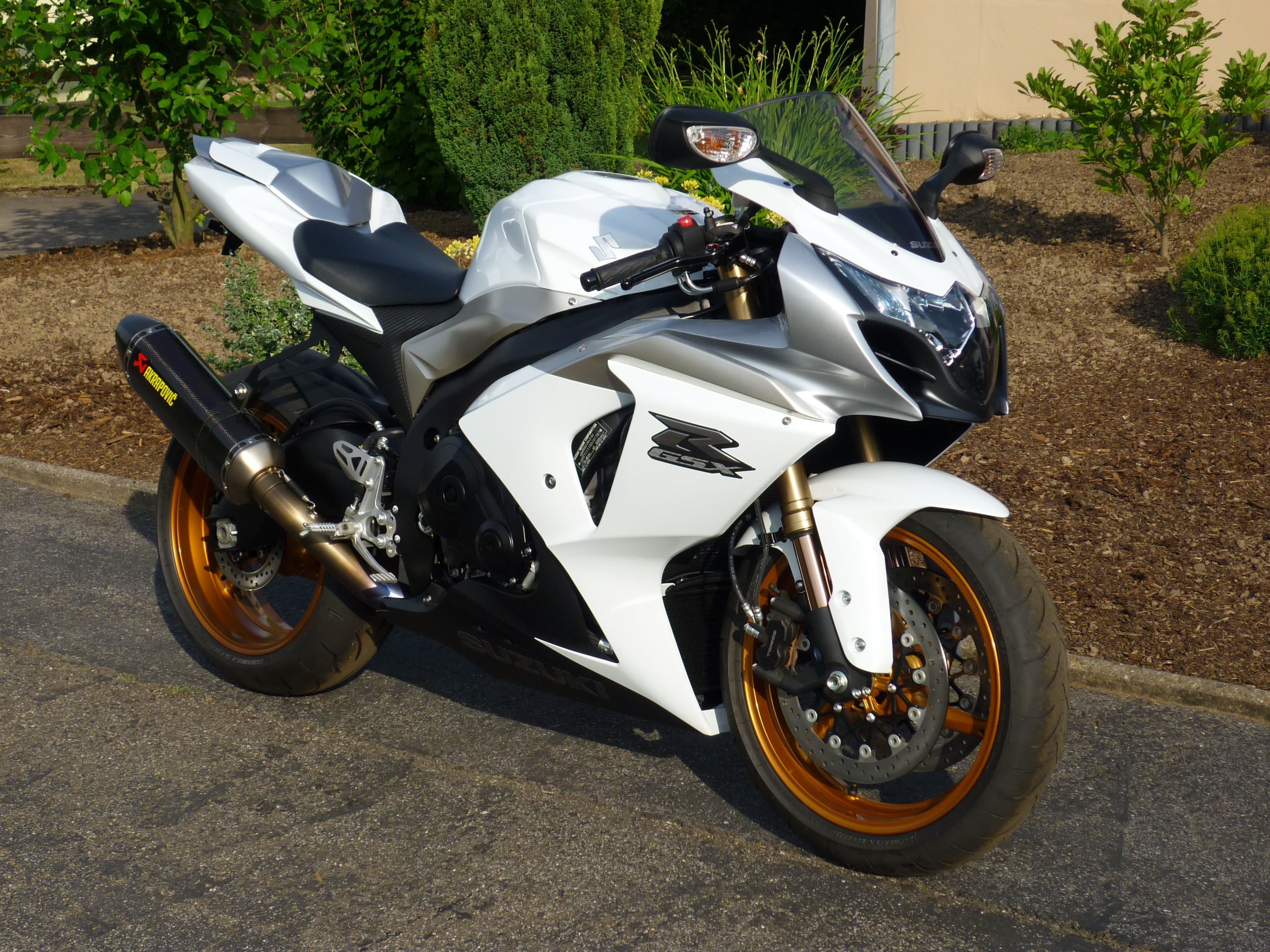 speed, motorcycle, real people, ride, driving, headwear, helmet, biker, engine, men, one person, riding, gixxer, mode of transportation, day, transportation, HD Wallpaper