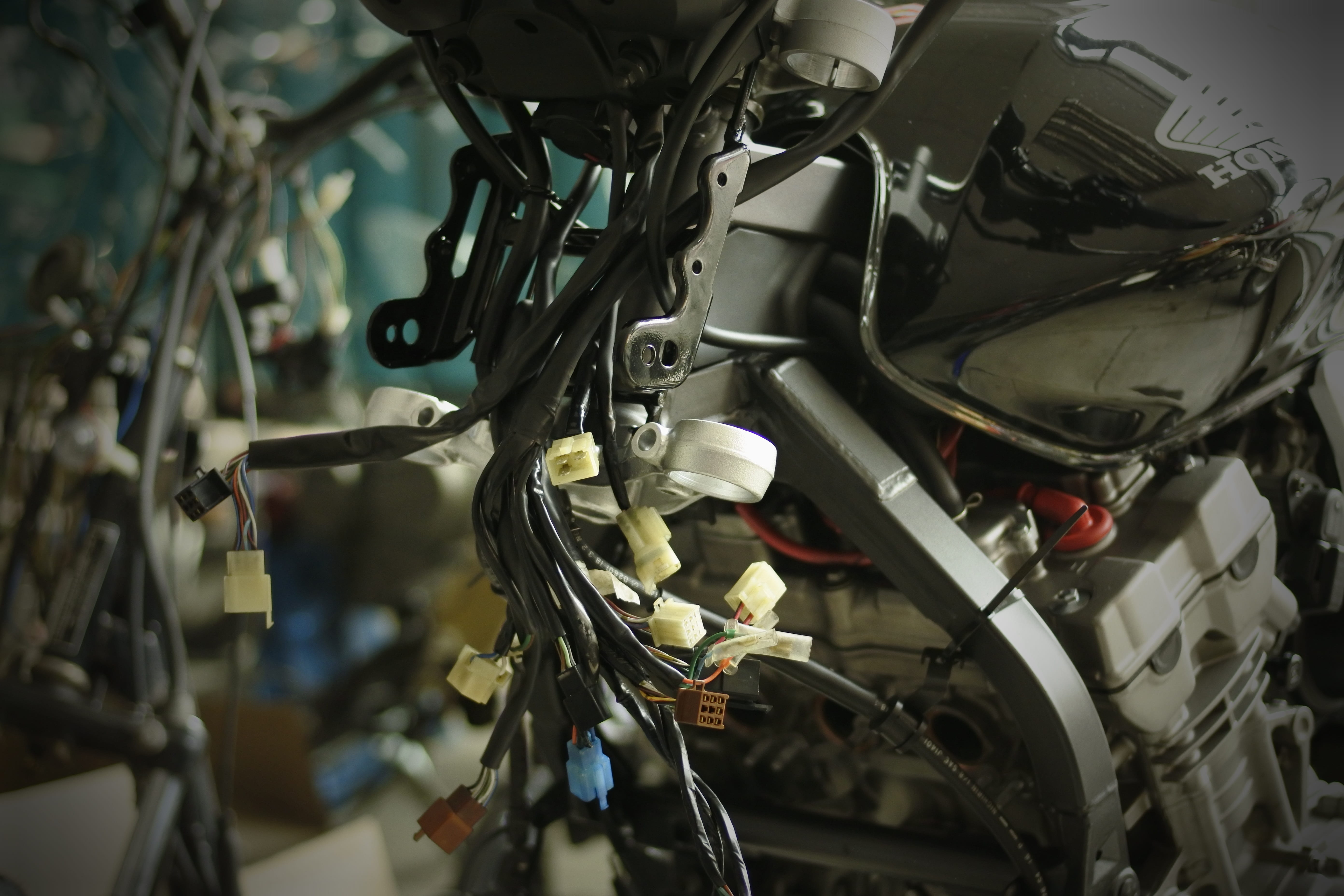 engine mounting, complexity, large group of objects, cable, black color, transportation, day, metal, honda cb900f, connection, 5K, mode of transportation, HD Wallpaper