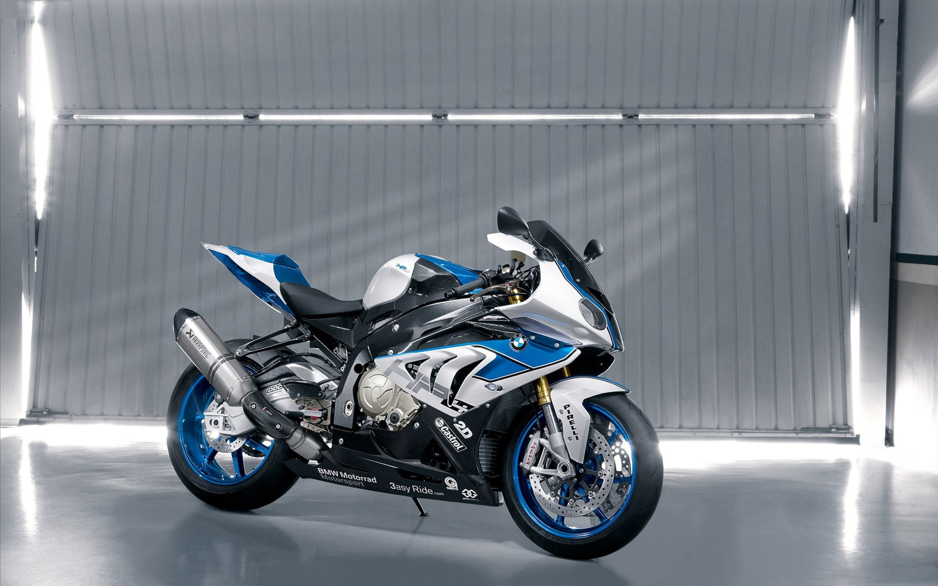 blue, absence, bike, land vehicle, sports, parking, horses, wheel, motorcycle, mode of transportation, 2013, day, transportation, BMW, wall - building feature, HD Wallpaper