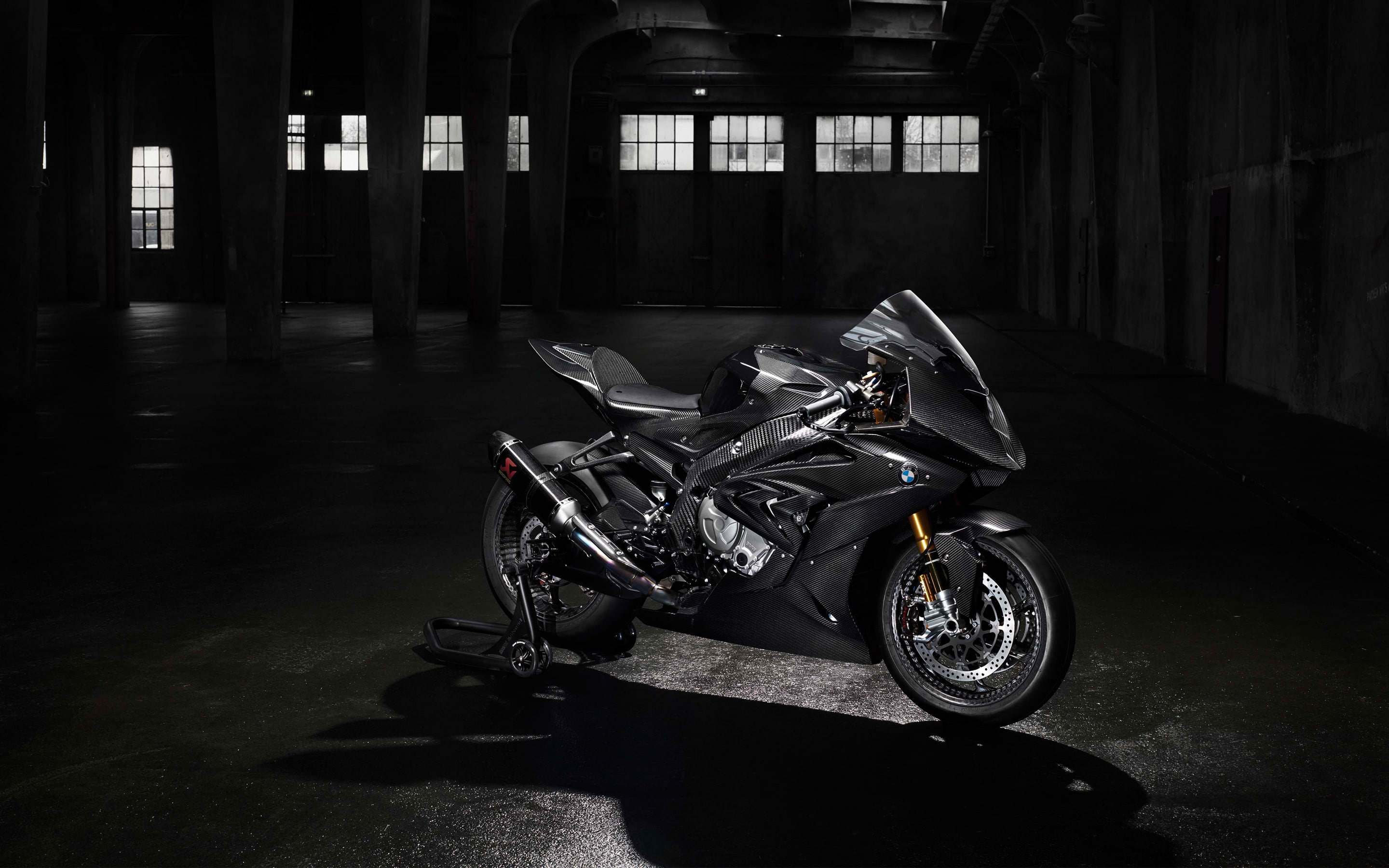 motorcycle, no people, indoors, transportation, bicycle, building, built structure, architecture, mode of transportation, travel, land vehicle, architectural column, HD Wallpaper