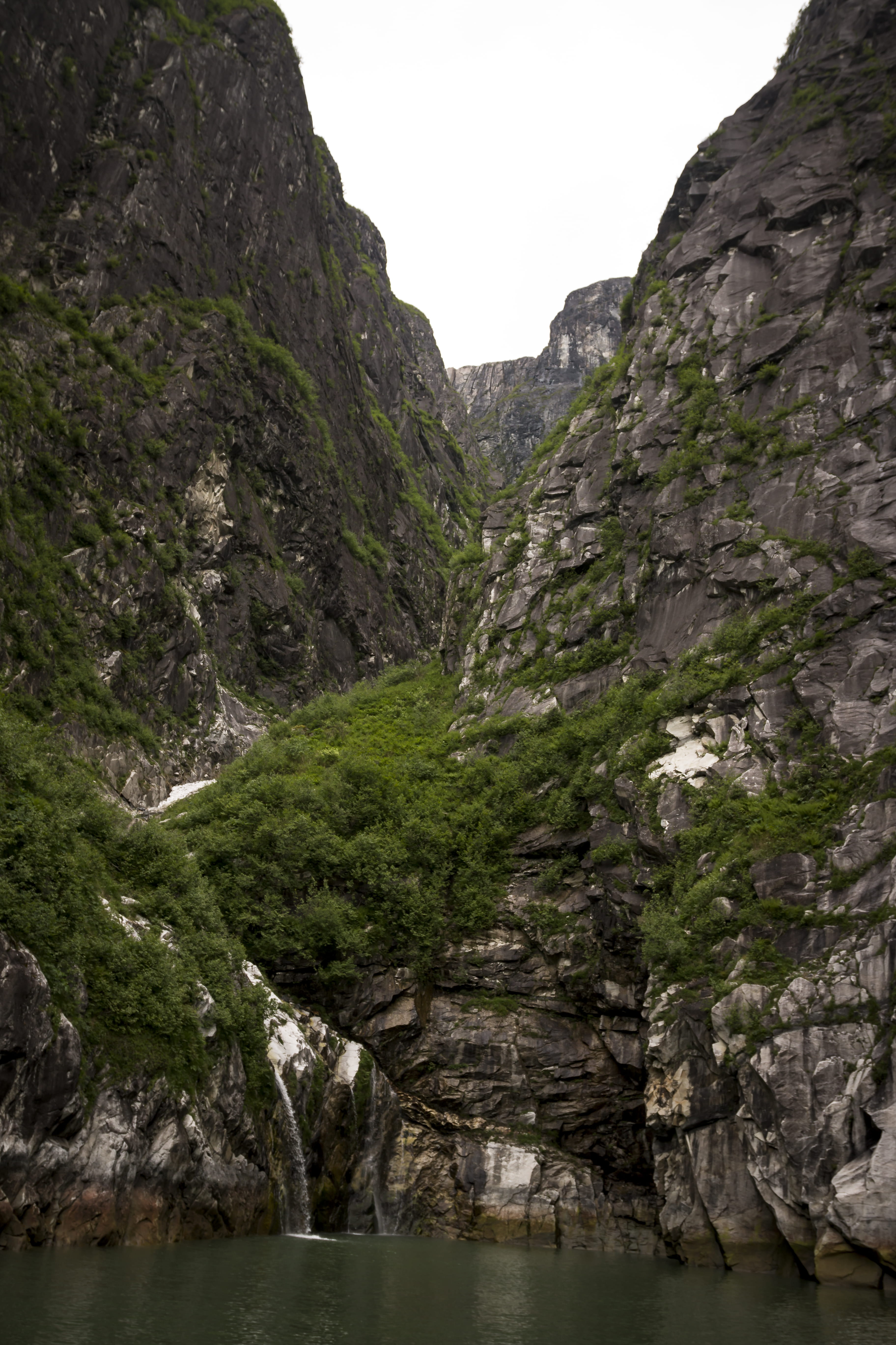 solid, alaska, rock - object, non-urban scene, stream, flowing water, rock formation, rocks, sky, tranquility, nature, 5K, green, united states, fyord, Phone HD Wallpaper