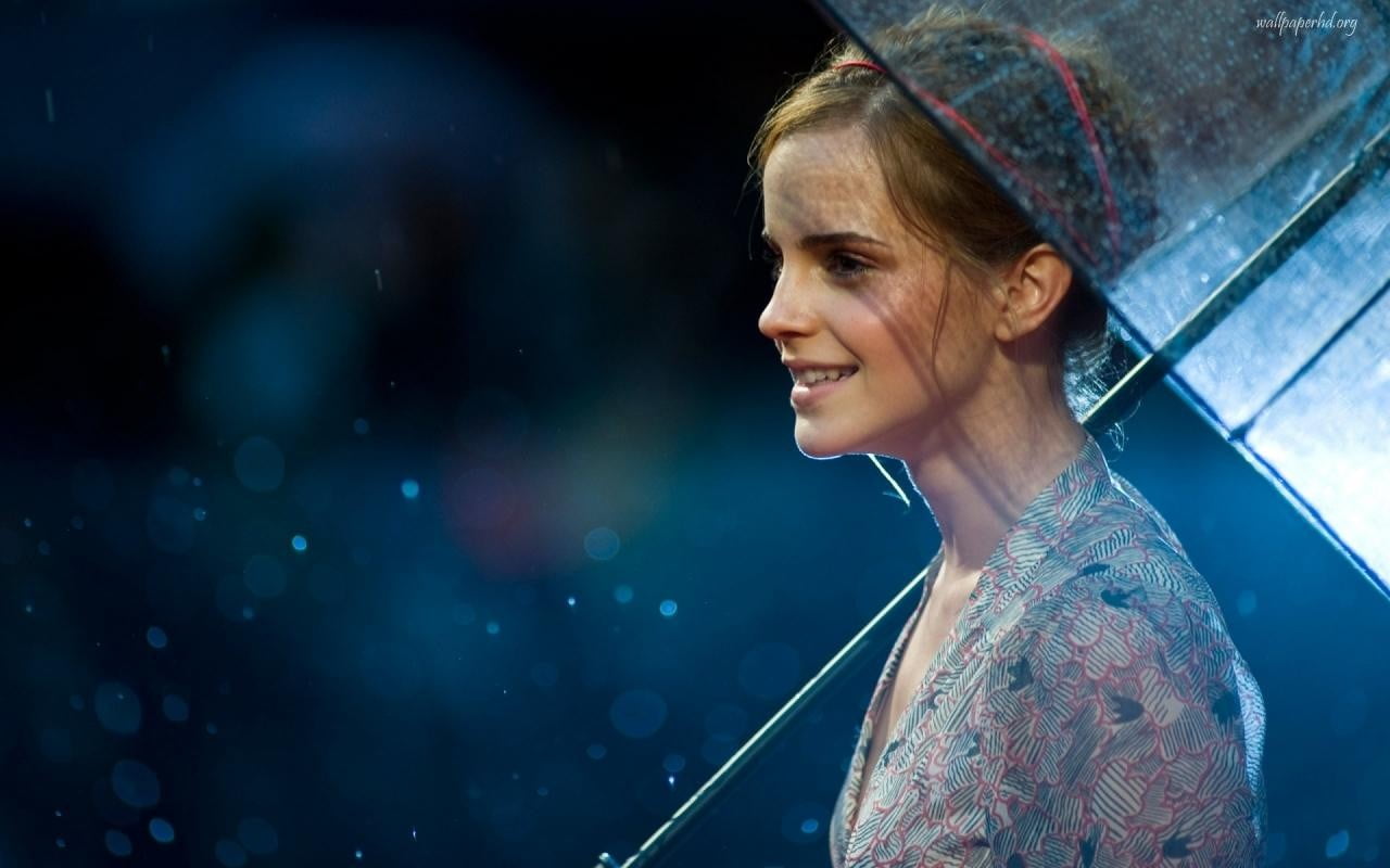 beautiful woman, headshot, lifestyles, side view, looking away, nightlife, 720P, happiness, adult, umbrella, hair, women, hairstyle, Emma Watson, smiling, HD Wallpaper