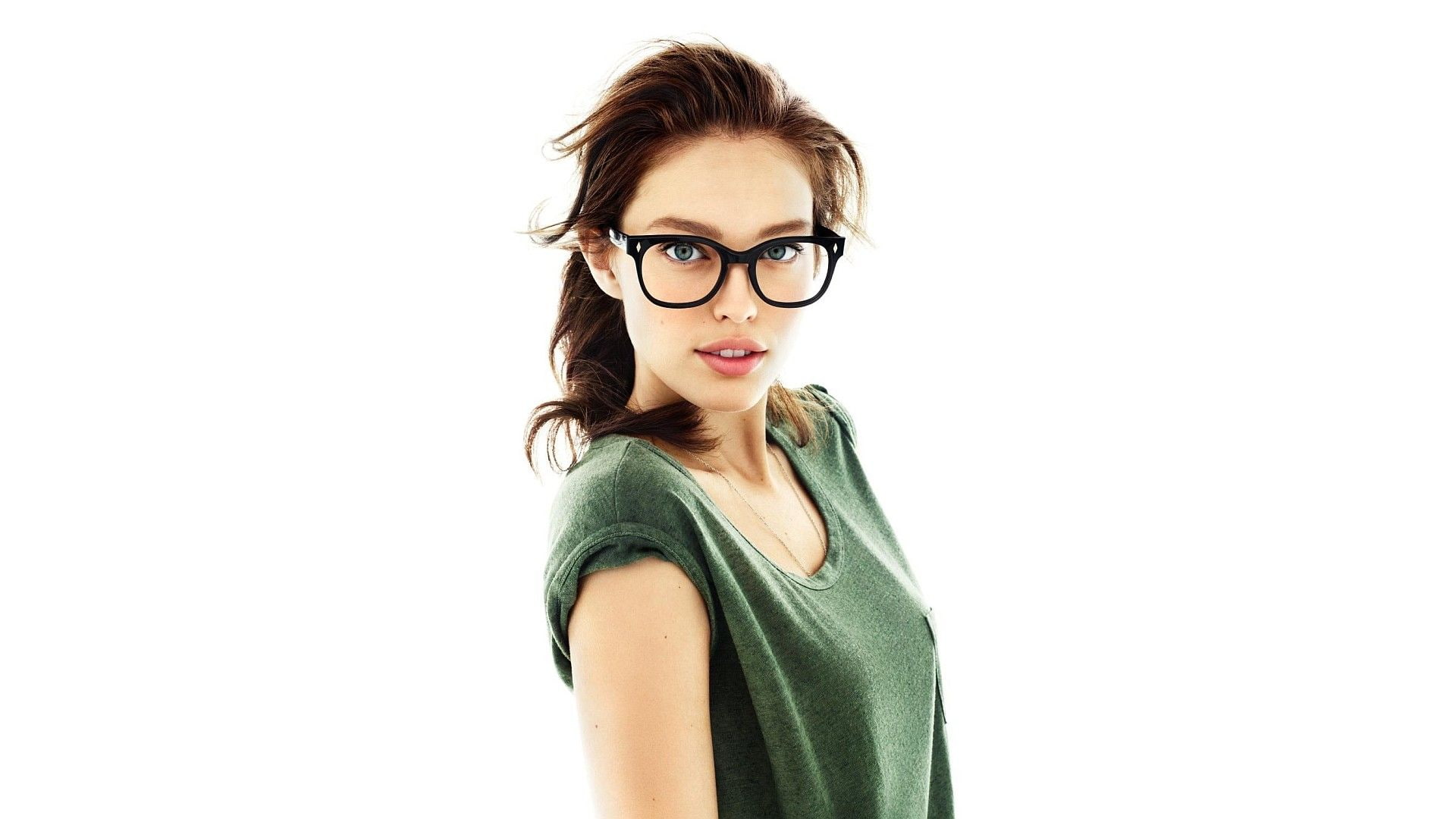 hd, girls with glasses, white background, people, women, emily, didonato, glasses, 1080P, models, brunettes, emily didonato, schoolgirls, HD Wallpaper