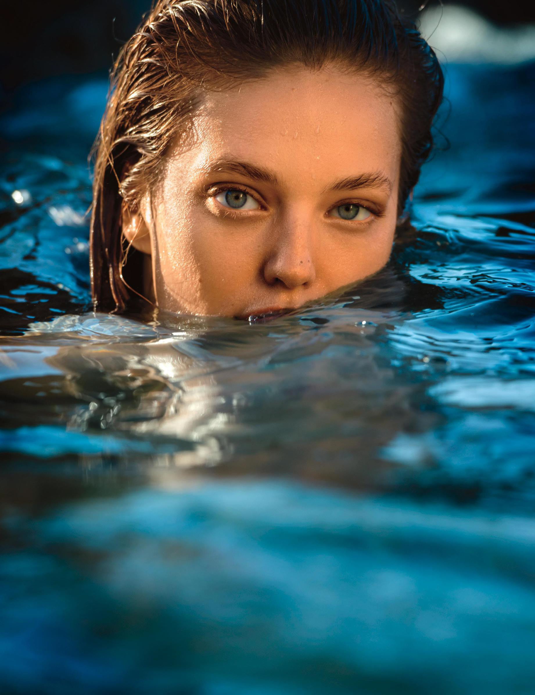 women outdoors, blue eyes, brunette, wet hair, Gilles Bensimon, wet body, Emily DiDonato, 1080P, portrait display, in water, Phone HD Wallpaper