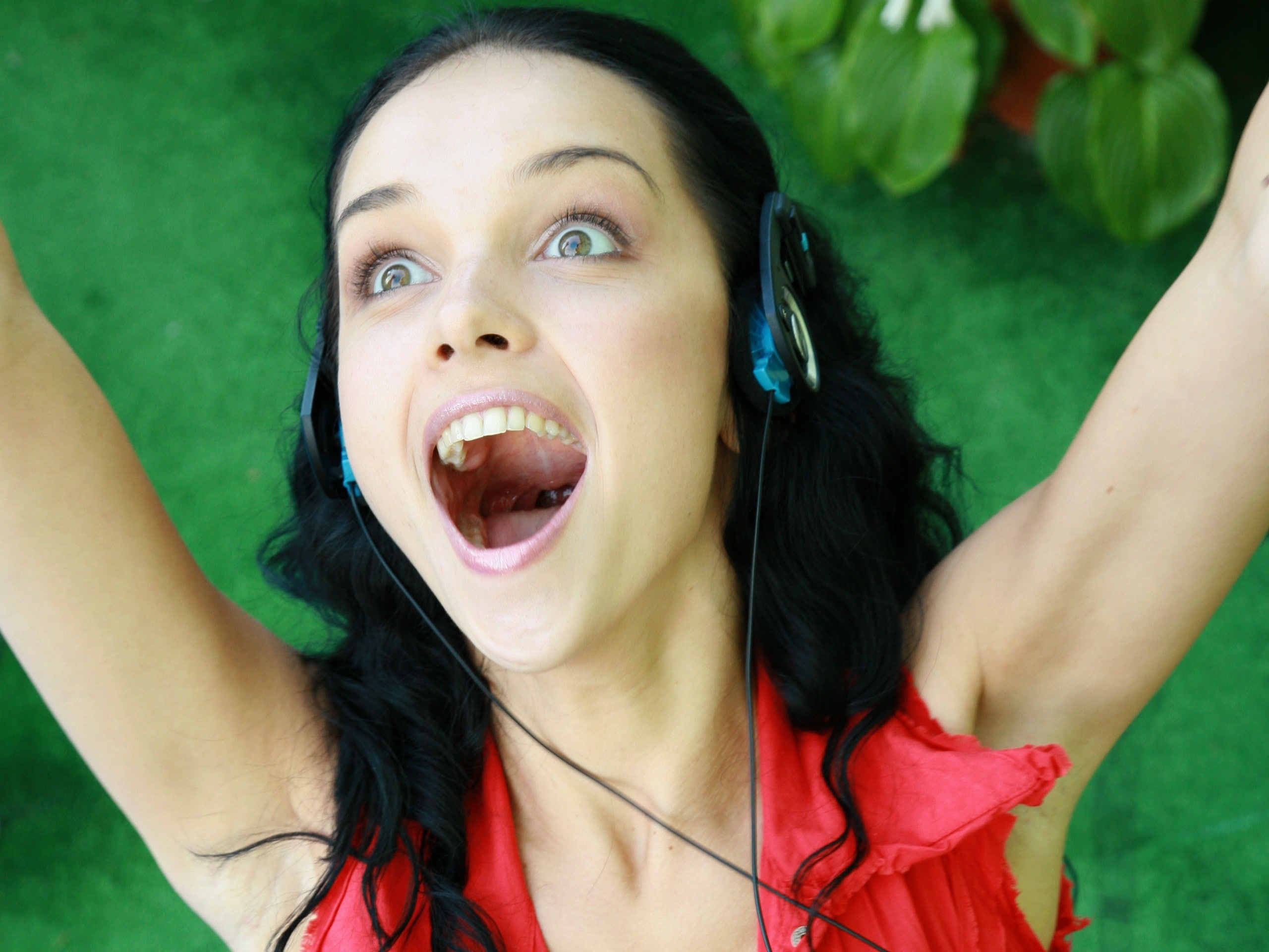 smiling, headphones, 2K, women, shout, fey, ukrainian, mouth, katie, HD Wallpaper