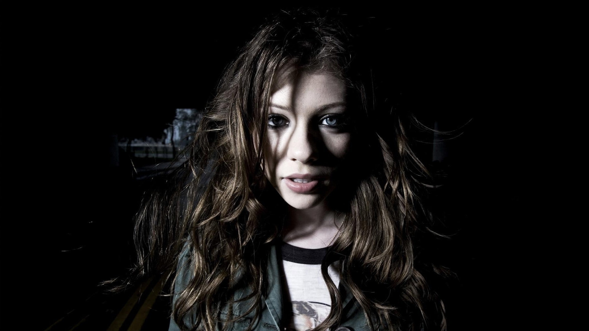 front view, Michelle Trachtenberg, one person, hairstyle, looking at camera, portrait, women, studio shot, young adult, actress, indoors, lifestyles, hair, HD Wallpaper