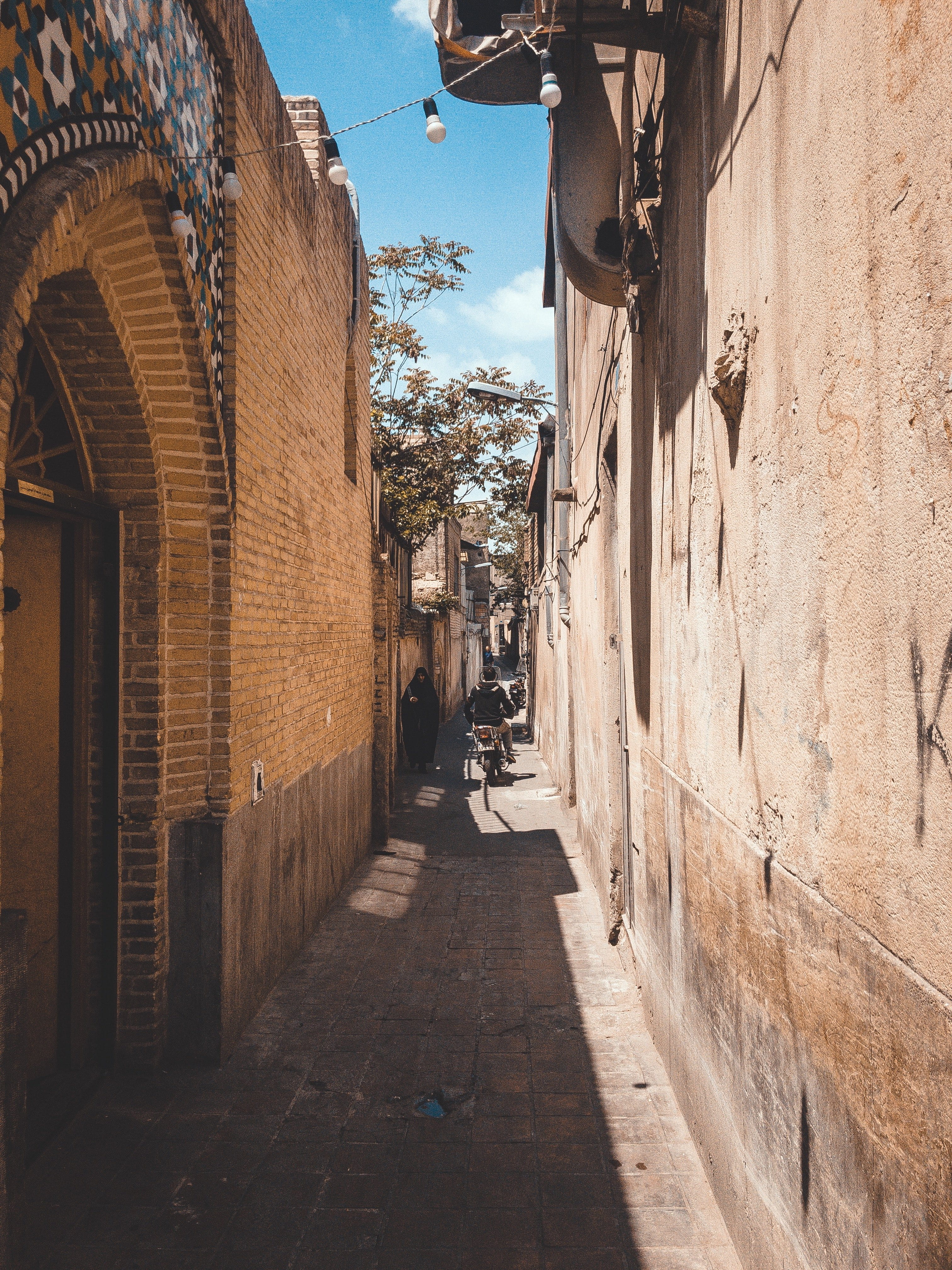 nature, outdoors, brick, tehran, footpath, direction, home decor, street, city, human, residential district, built structure, building, alley, building exterior, Phone HD Wallpaper
