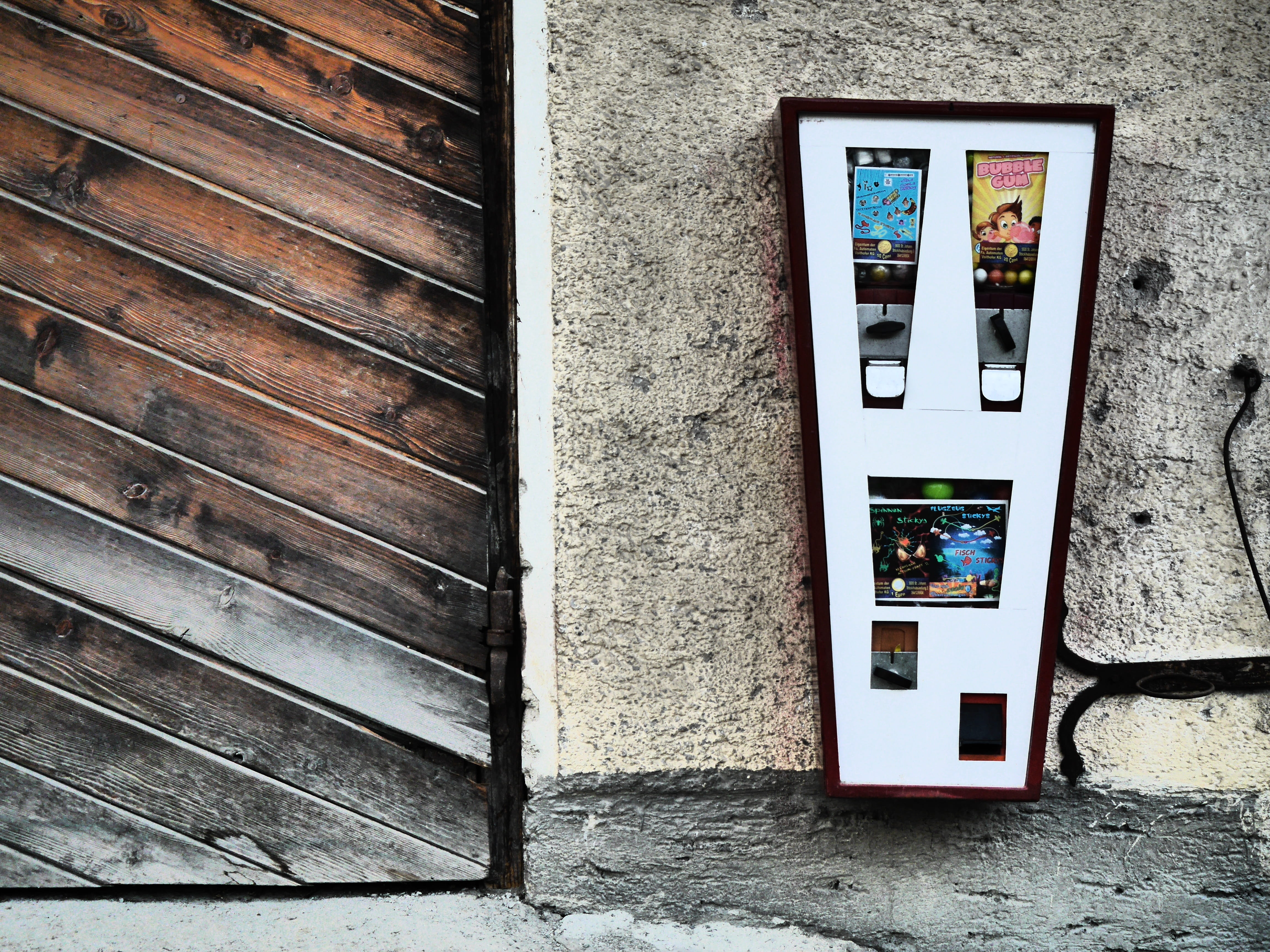 Retro, Children, 70 years, technology, no people, wall - building feature, vending machine, day, building, pattern, communication, building exterior, telephone, HD Wallpaper