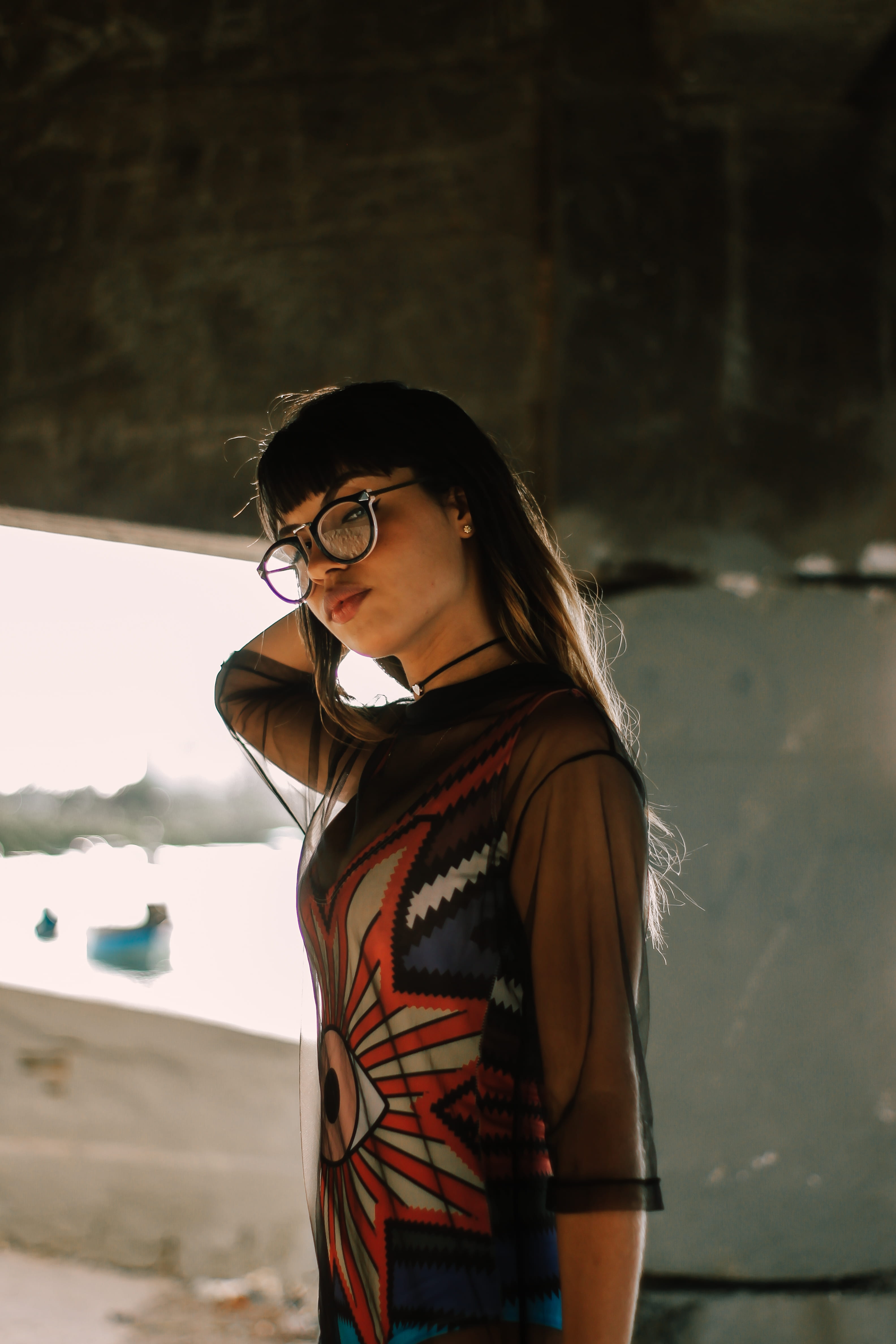 canon, glasses, focus on foreground, waist up, folk, neck, contemplation, photography, lips, eyeglasses, real people, dress, retrato, portraiture, one person, Phone HD Wallpaper
