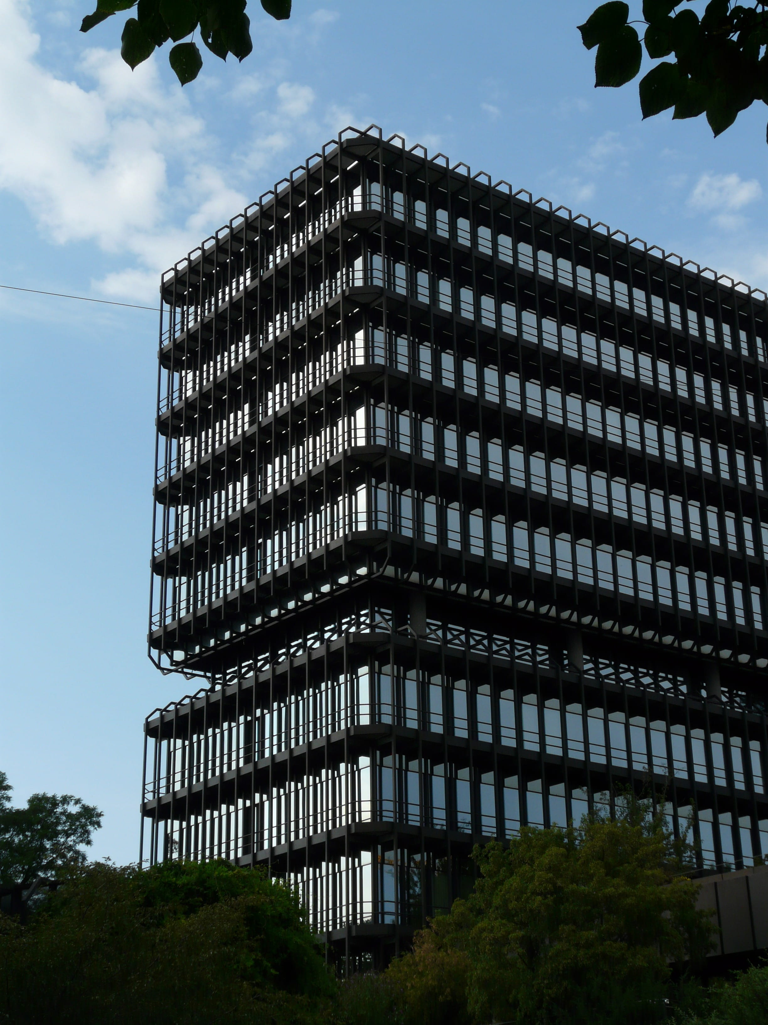 plant, day, modern, no people, 2K, Patent Office, cloud - sky, tower, tall - high, window, built structure, city, nature, institute, outdoors, building exterior, Phone HD Wallpaper