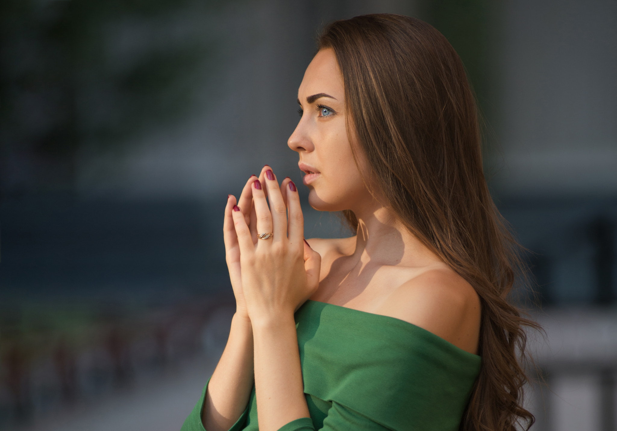 focus on foreground, contemplation, beautiful woman, adult, young adult, women, long hair, side view, one person, beauty, real people, hair, hairstyle, HD Wallpaper