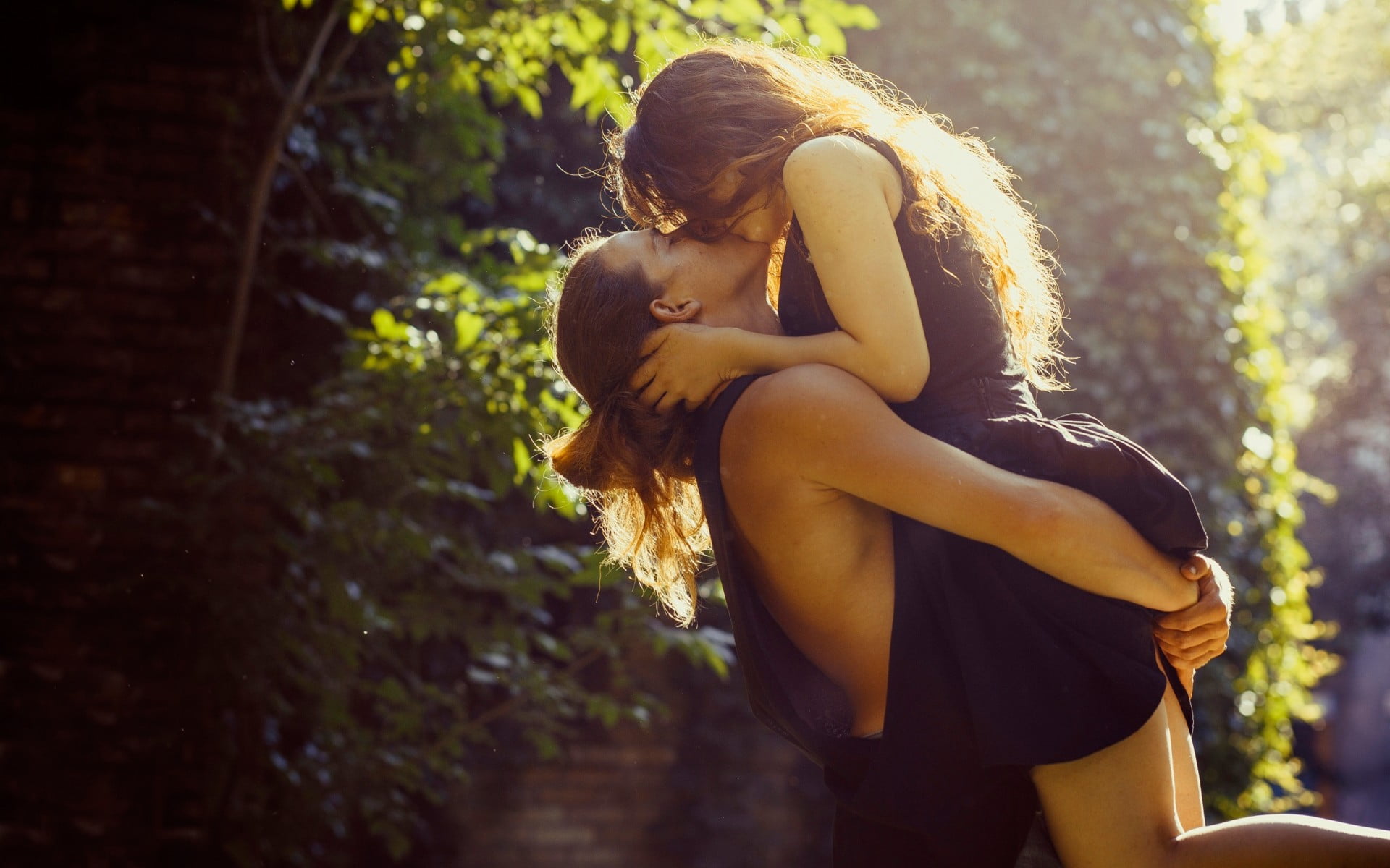adult, real people, nature, leisure activity, two people, outdoors, hug, hairstyle, bonding, Love, people, day, plant, togetherness, positive emotion, child, HD Wallpaper
