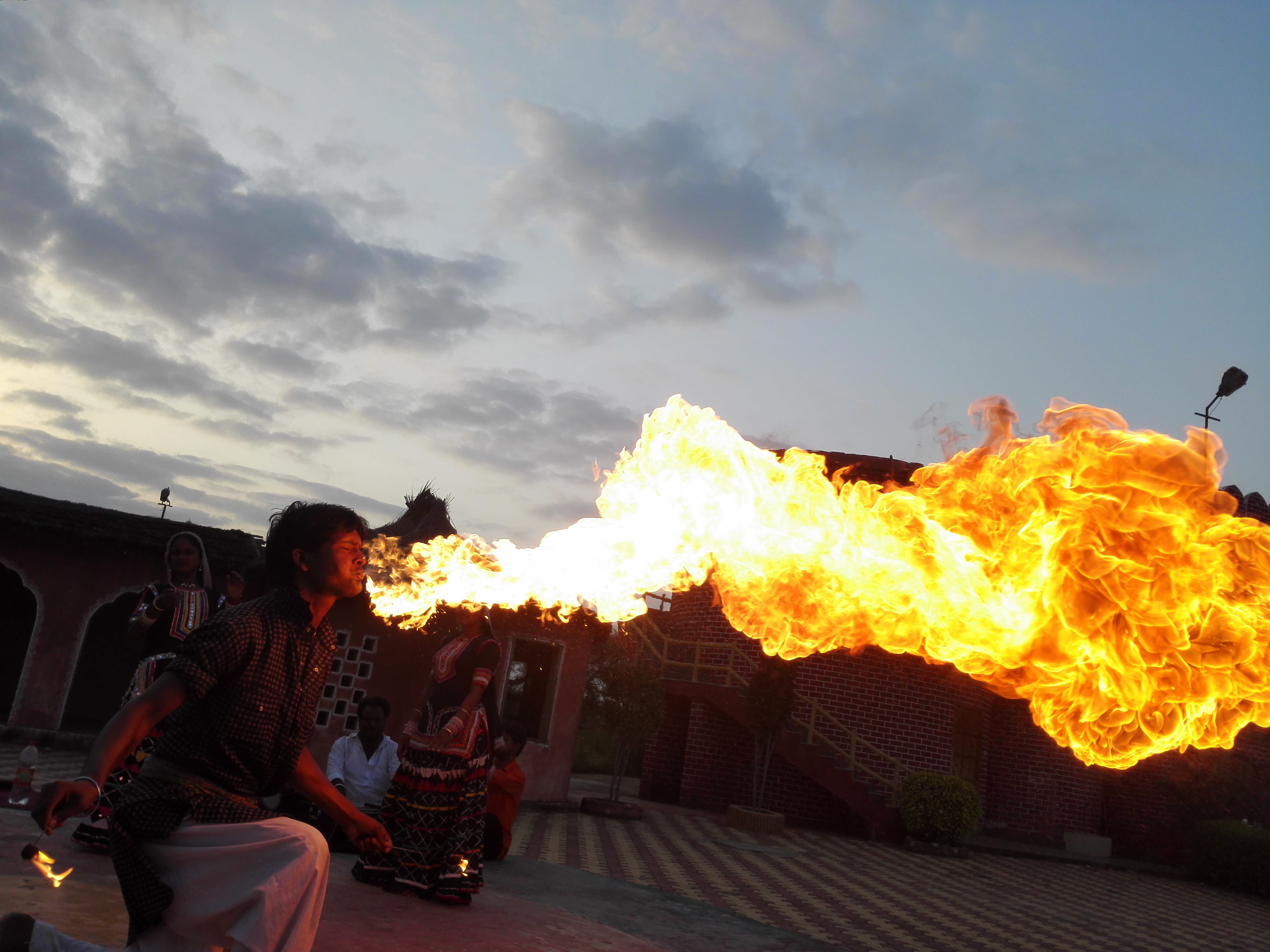 india, sunrise health resort, burning, rajasthan, three quarter length, cloud - sky, outdoors, built structure, architecture, 4K, risk, sar, communication, HD Wallpaper