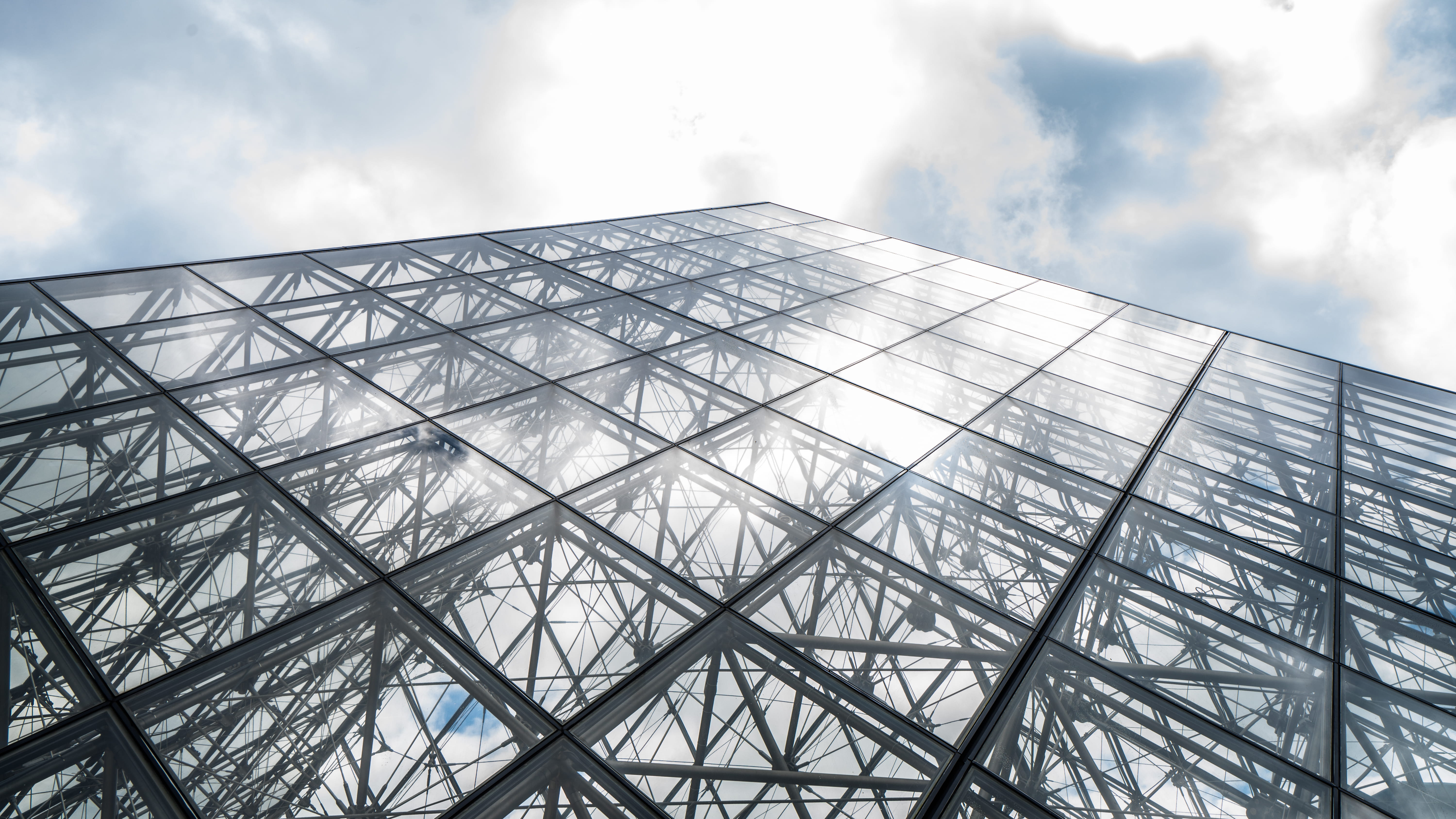 structure, background, museum, sunlight, architecture, cloud - sky, sky, pattern, built structure, centre, louvre, nature, no people, photography, france, HD Wallpaper